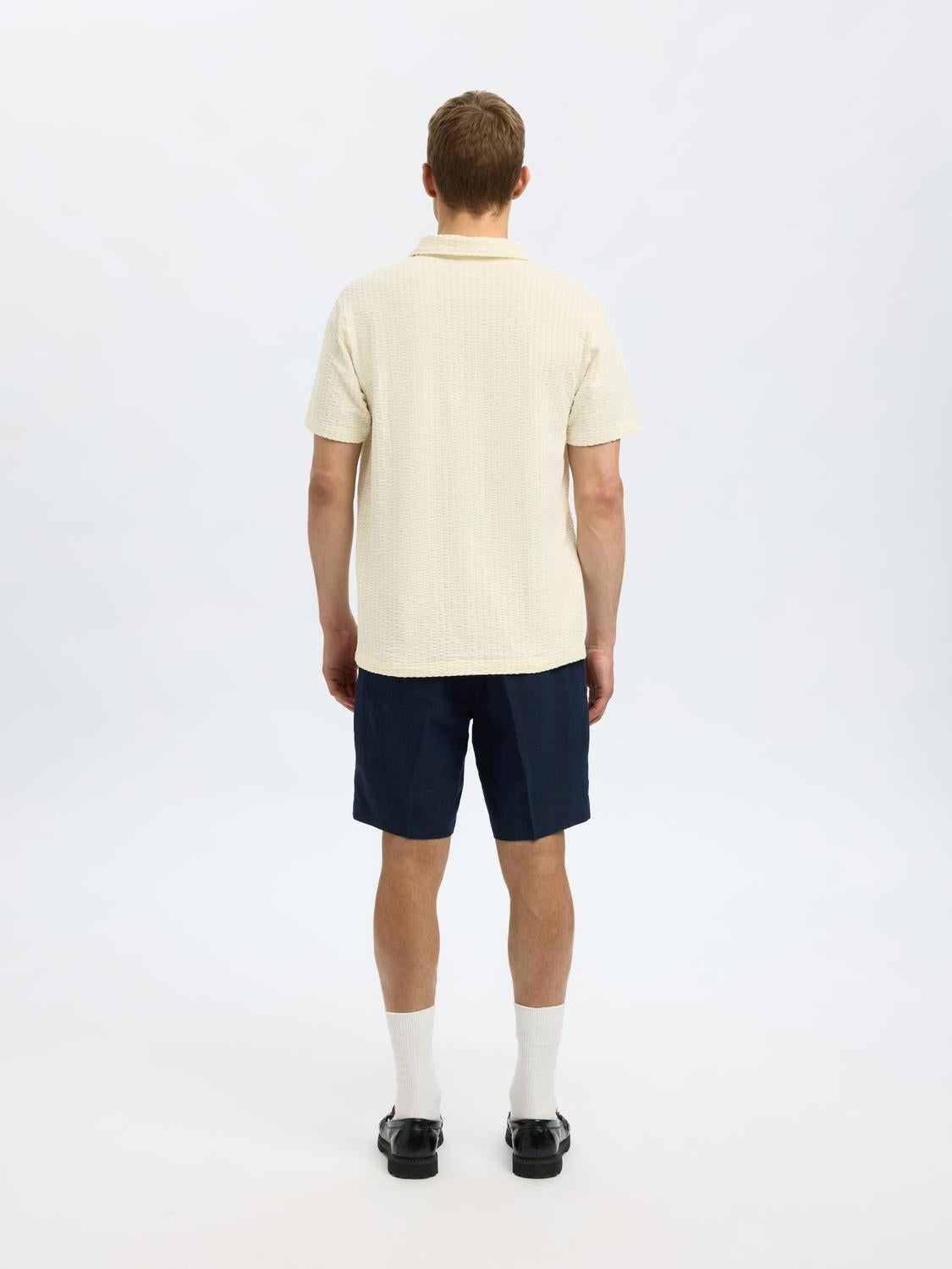 model_shot-back