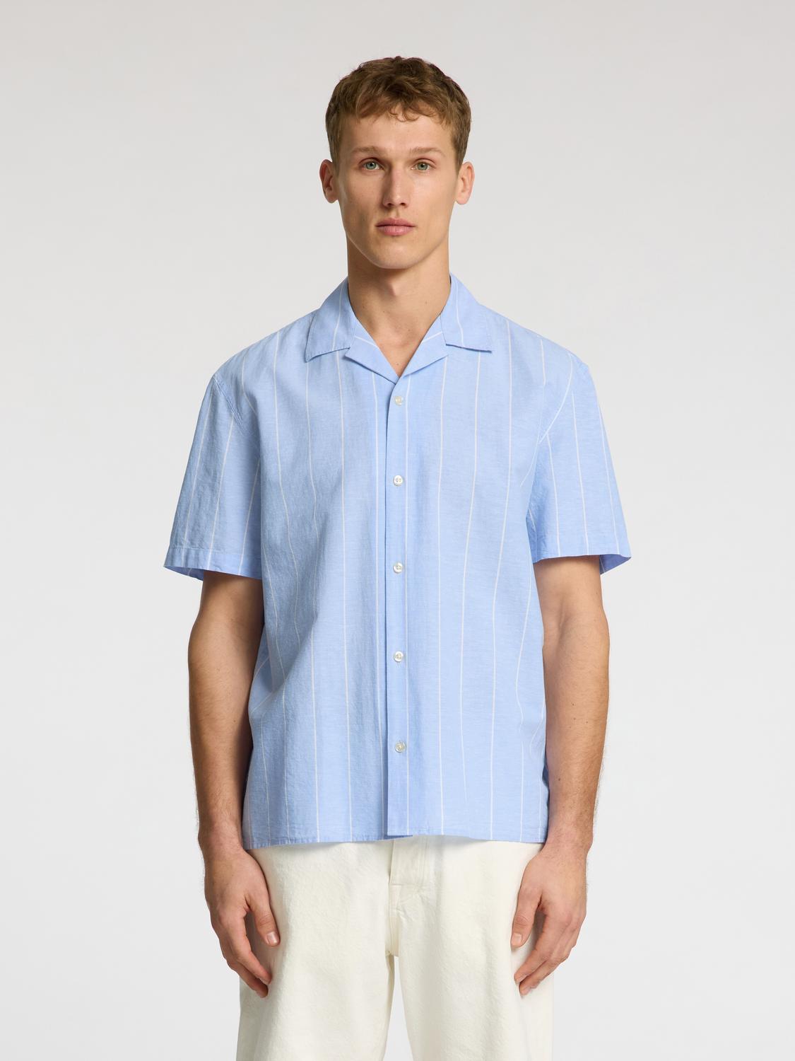 model_shot-front