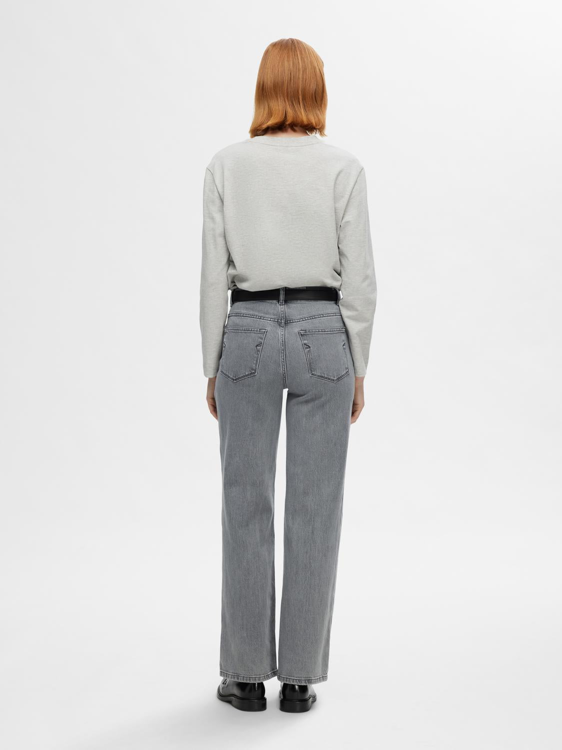 model_shot-back