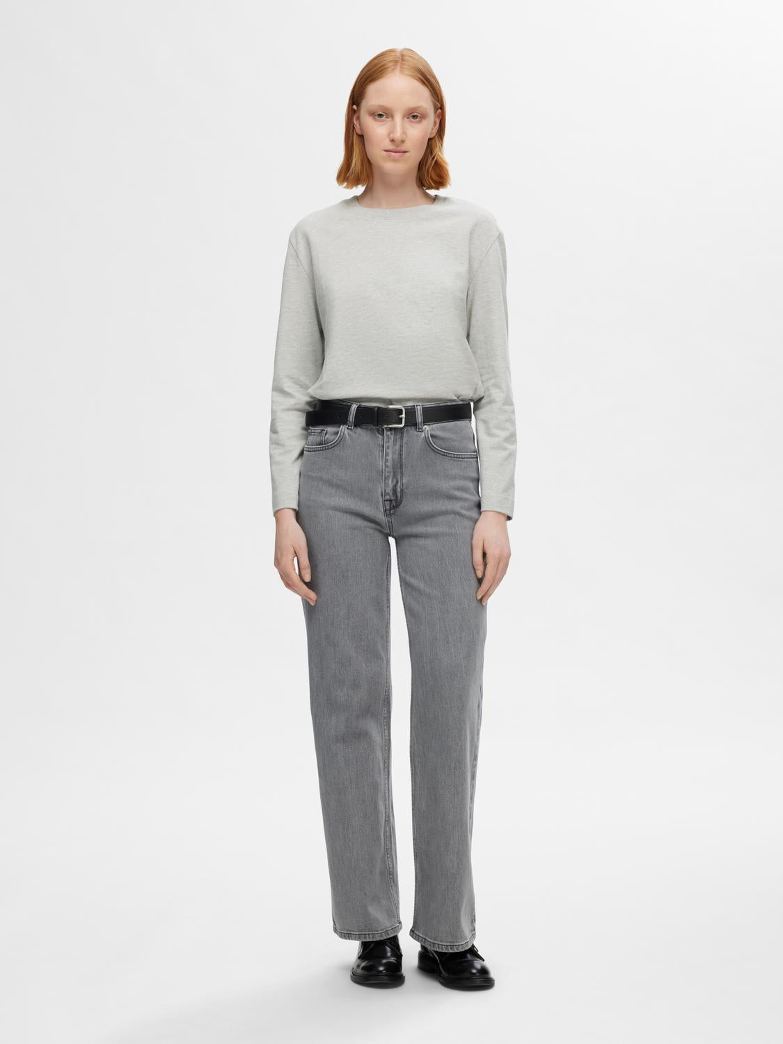 model_shot-front_full