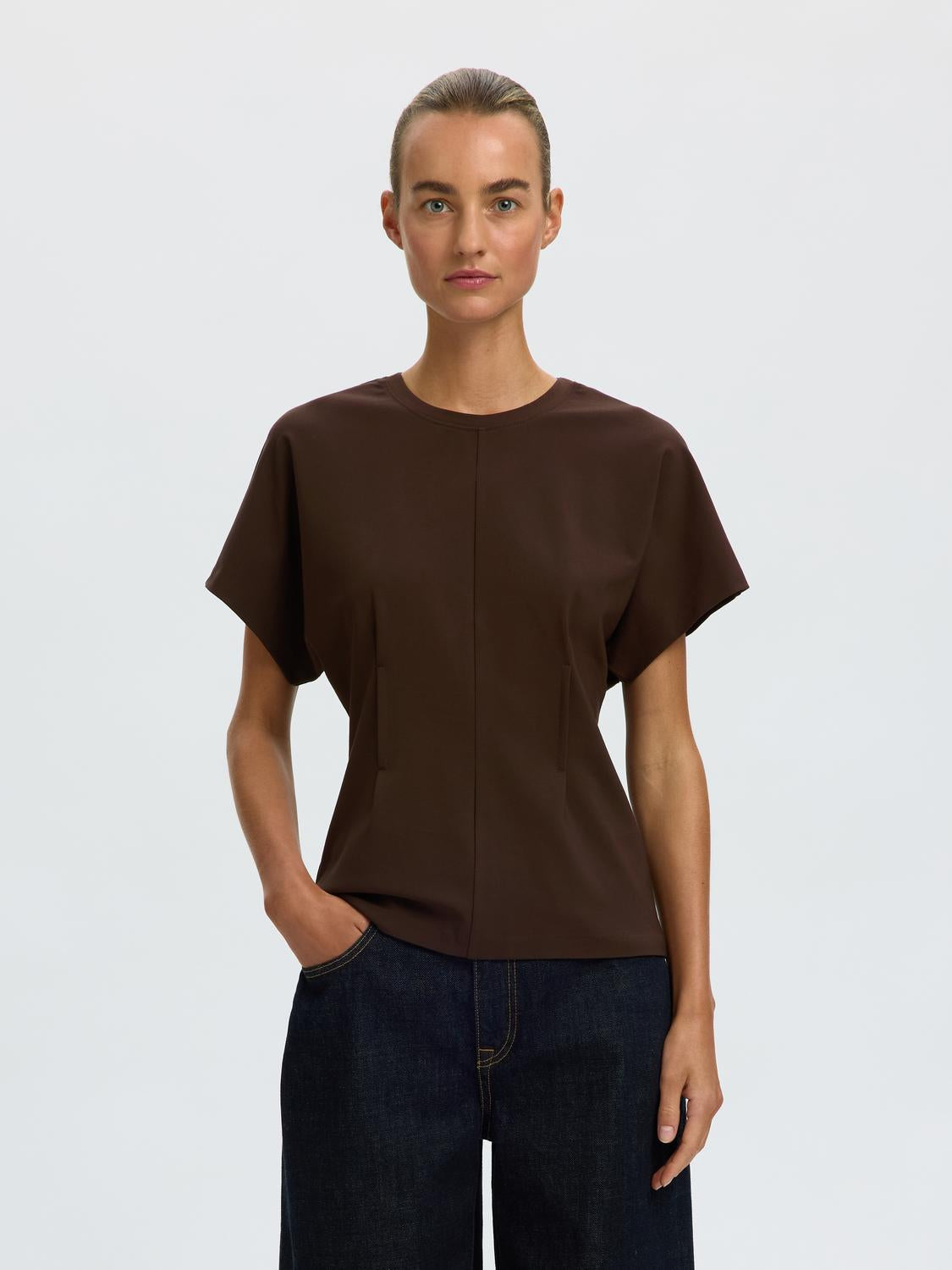 model_shot-front
