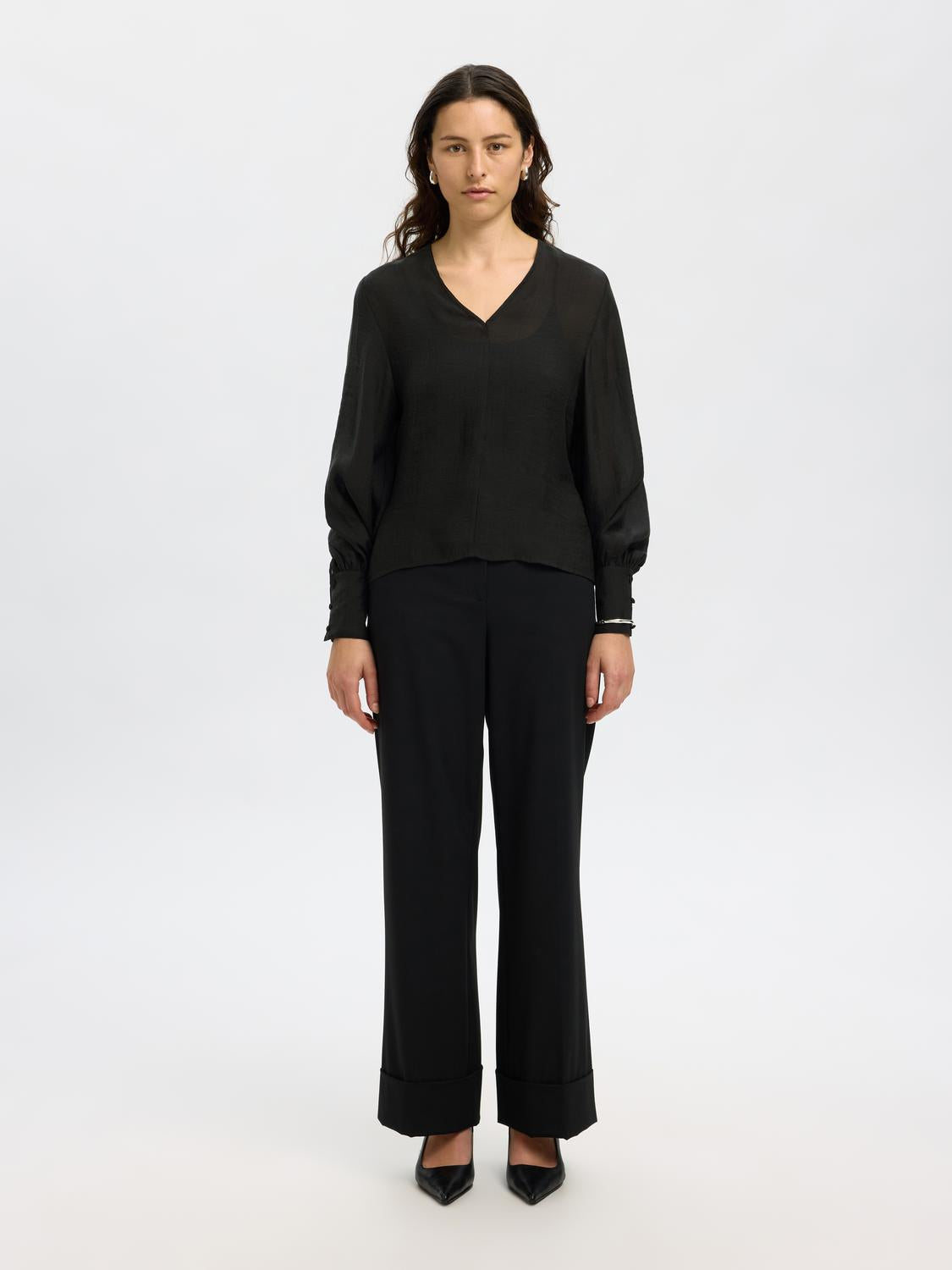 model_shot-front_full