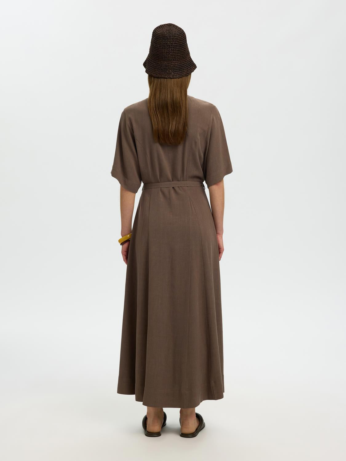 model_shot-back