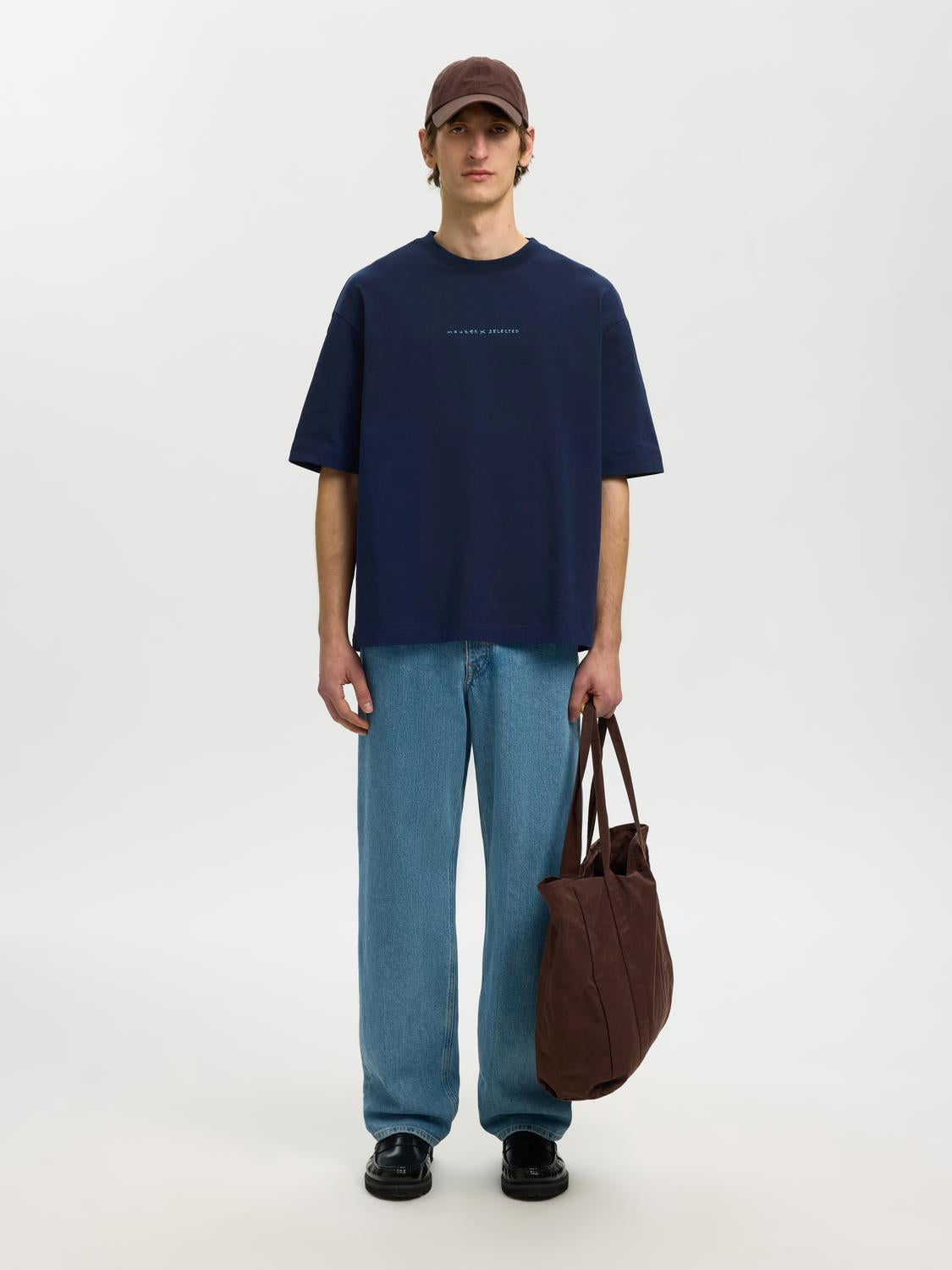 model_shot-front_full