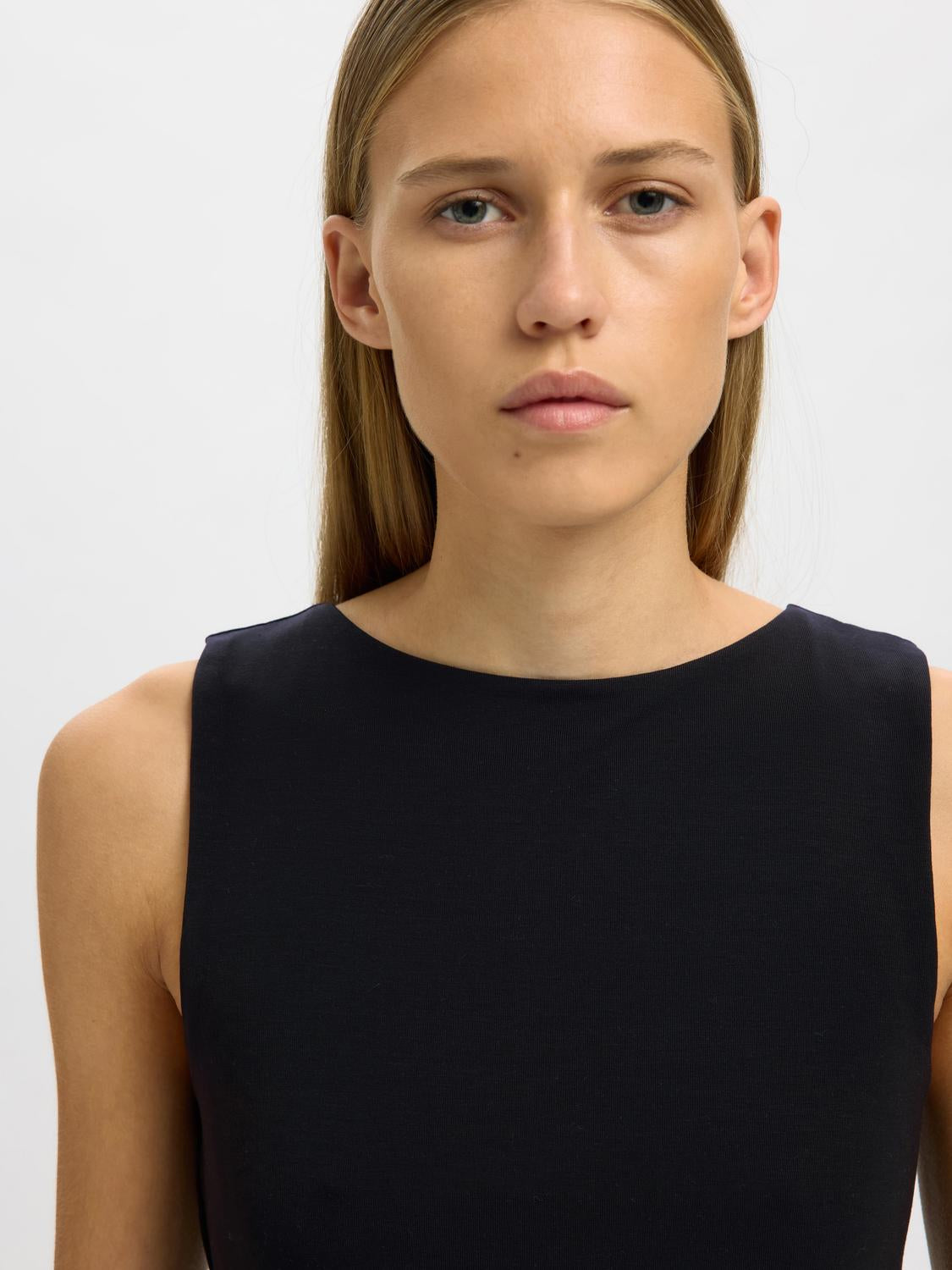 model_shot-detail