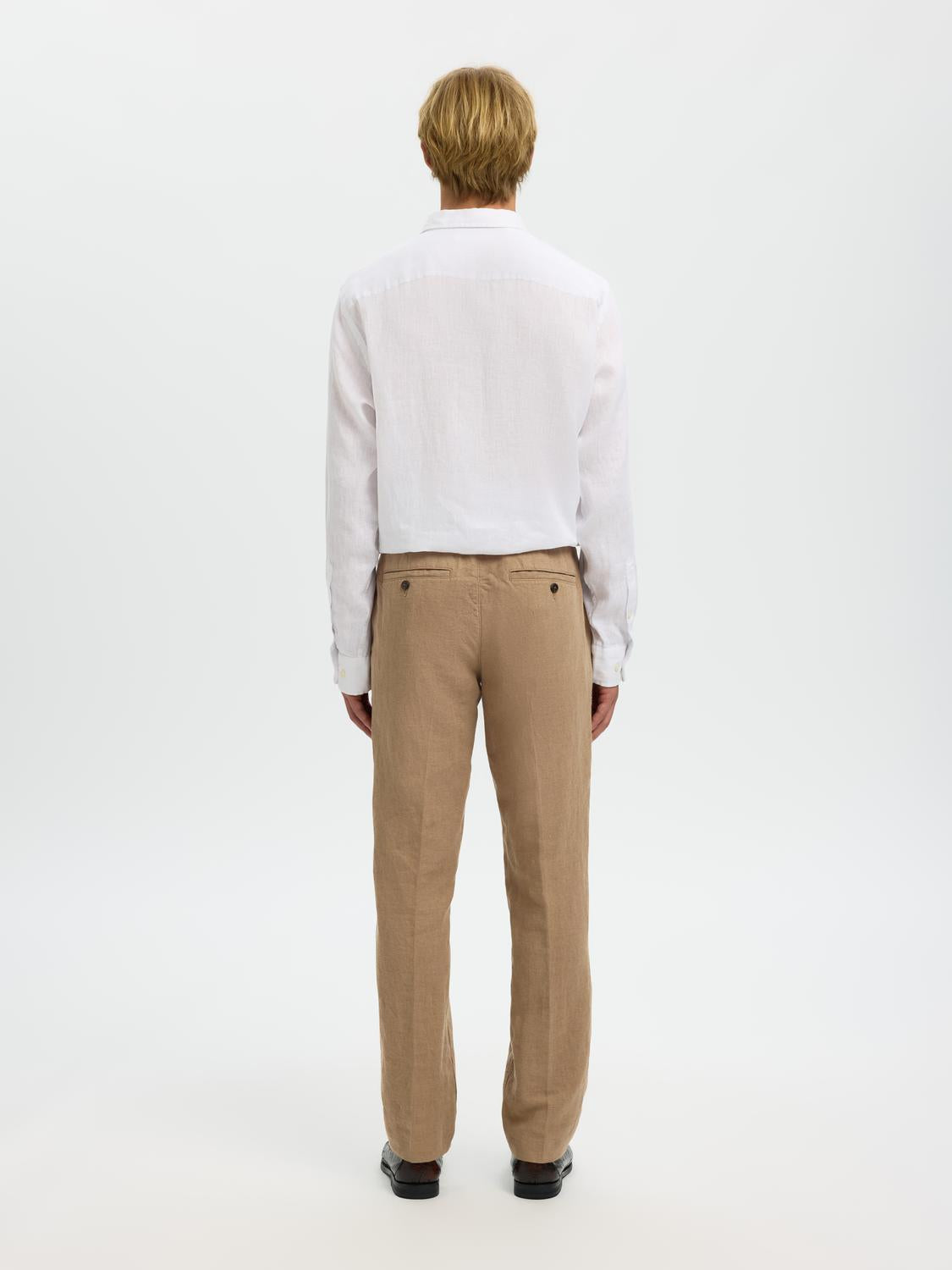 model_shot-back