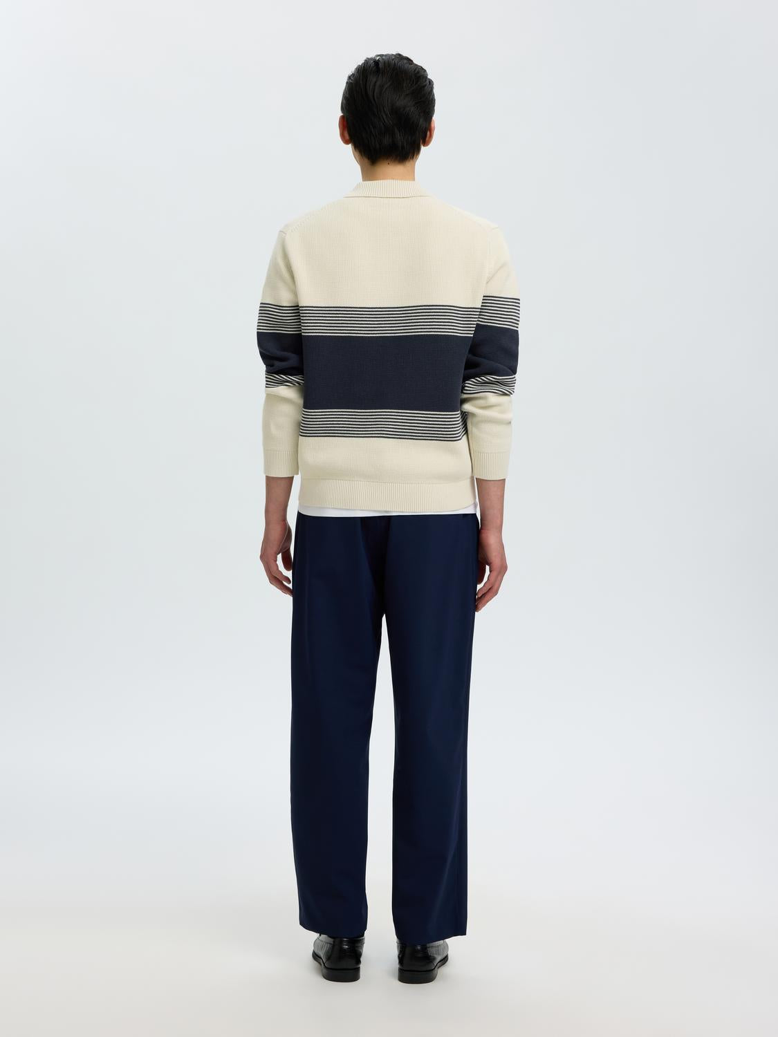model_shot-back