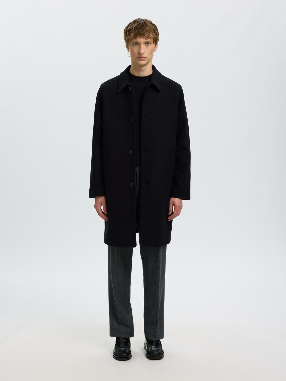 model_shot-front