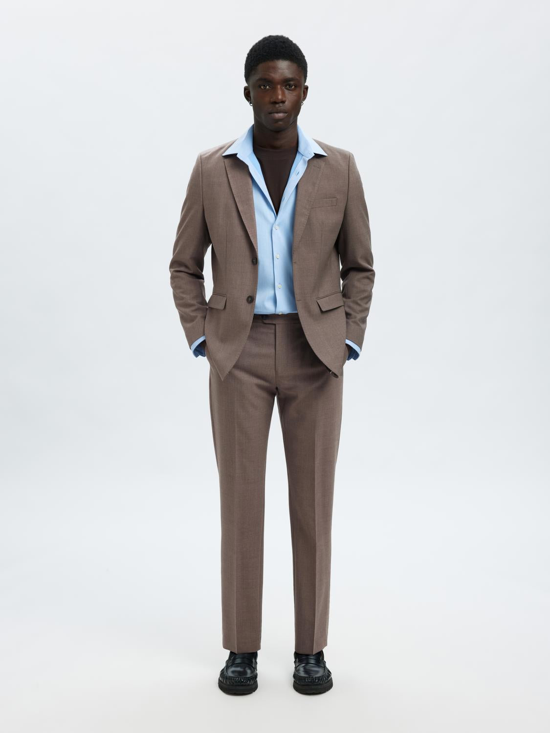 model_shot-creative