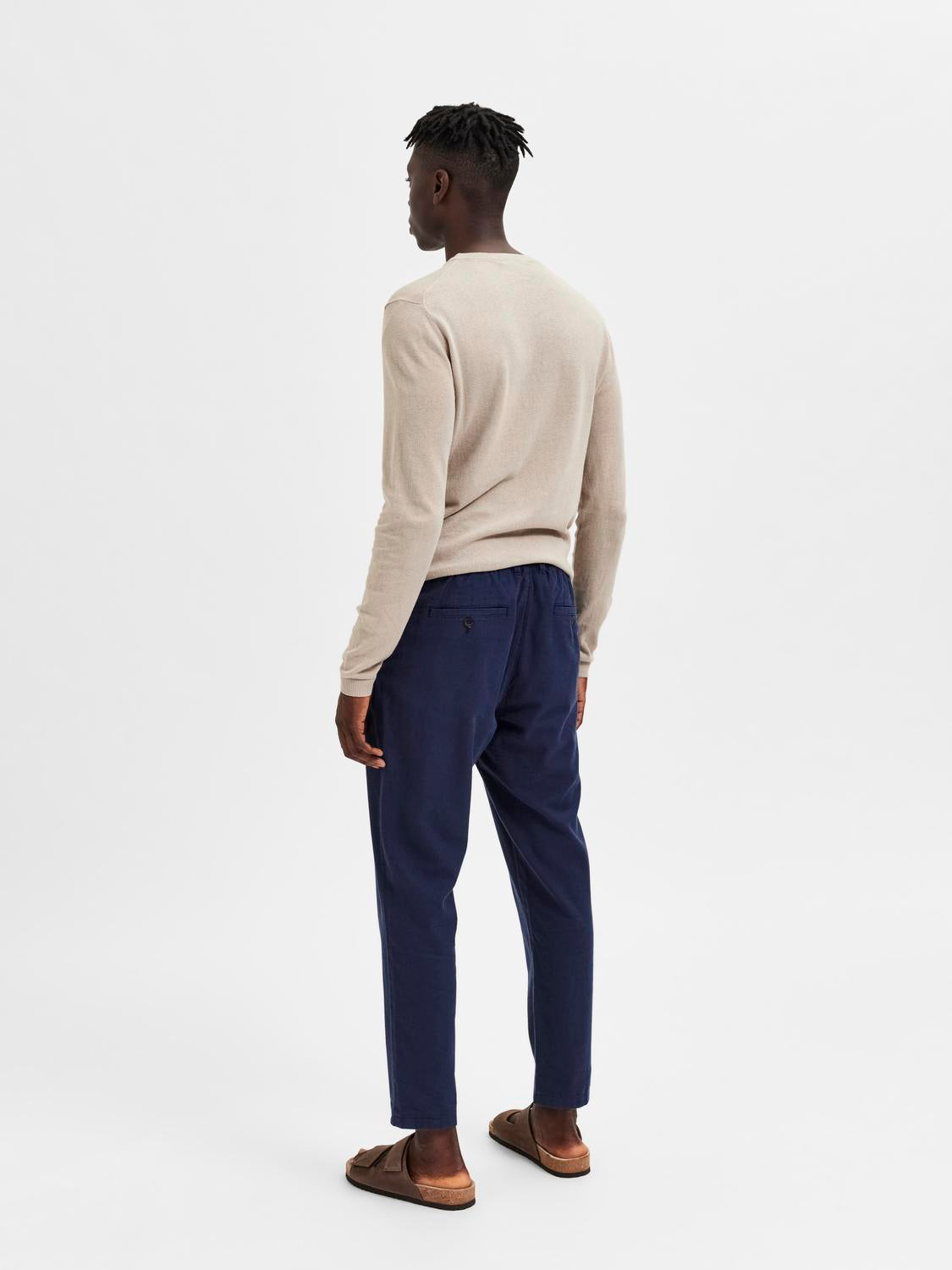 model_shot-back