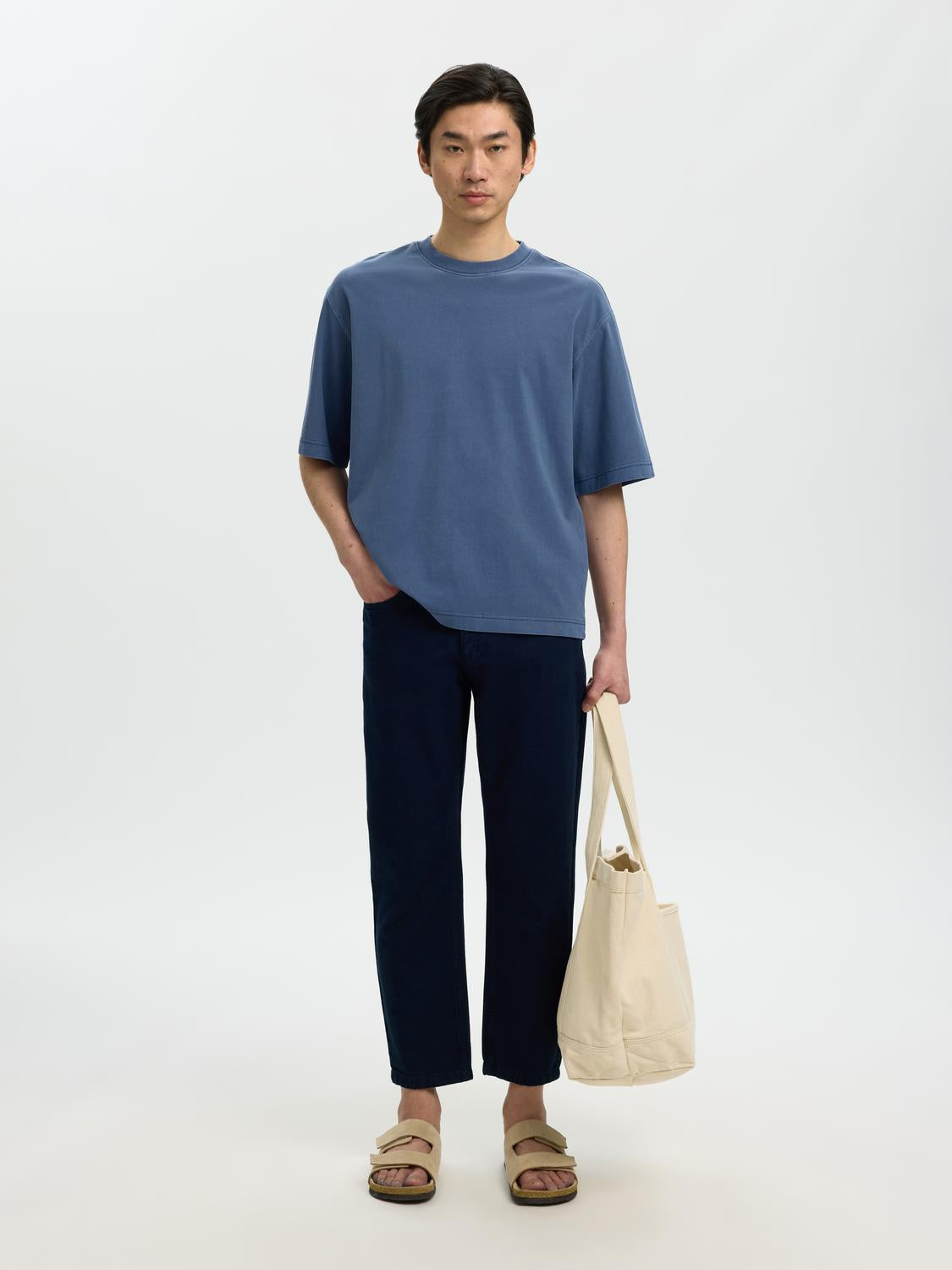 model_shot-front_full