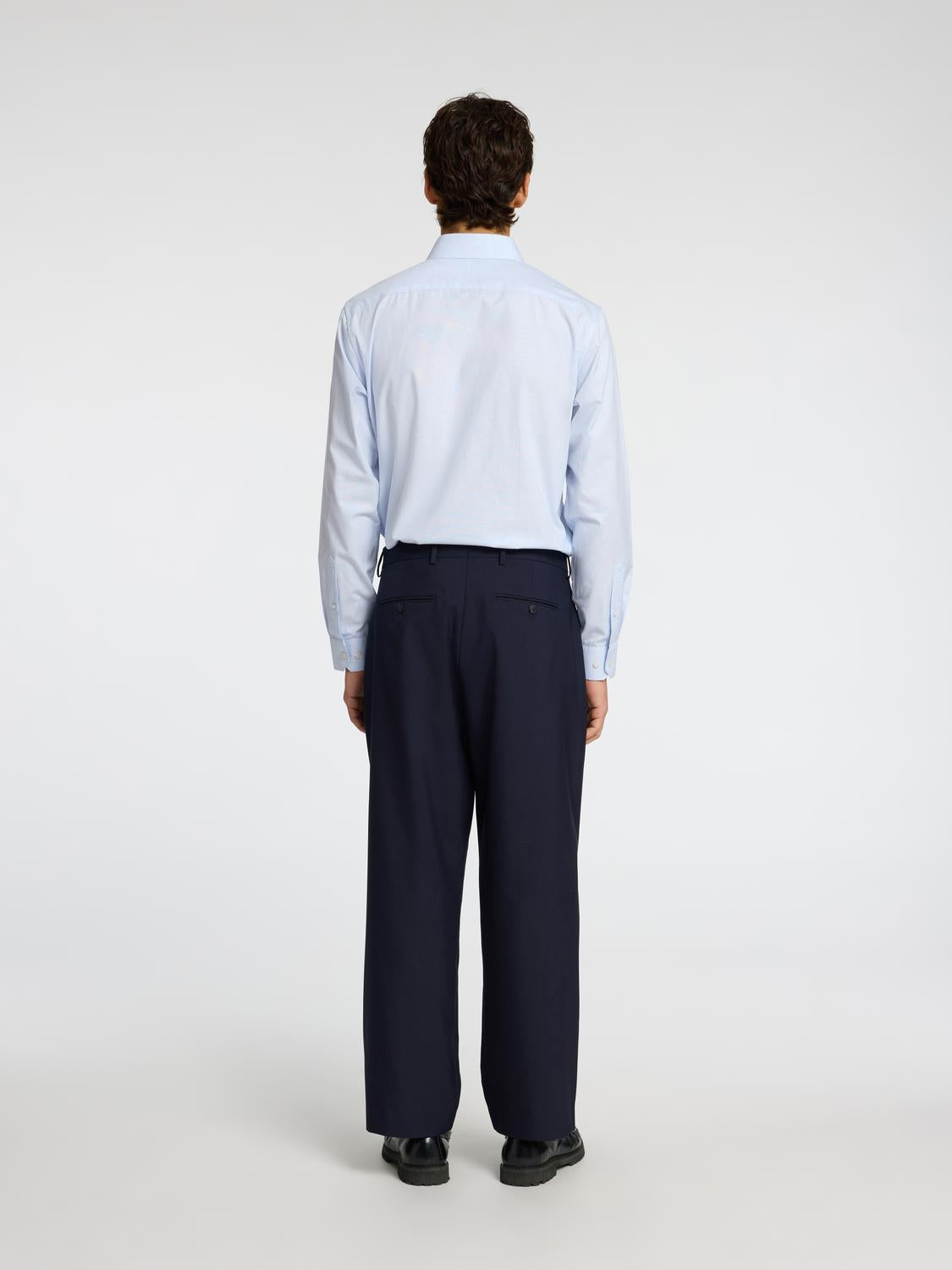 model_shot-back