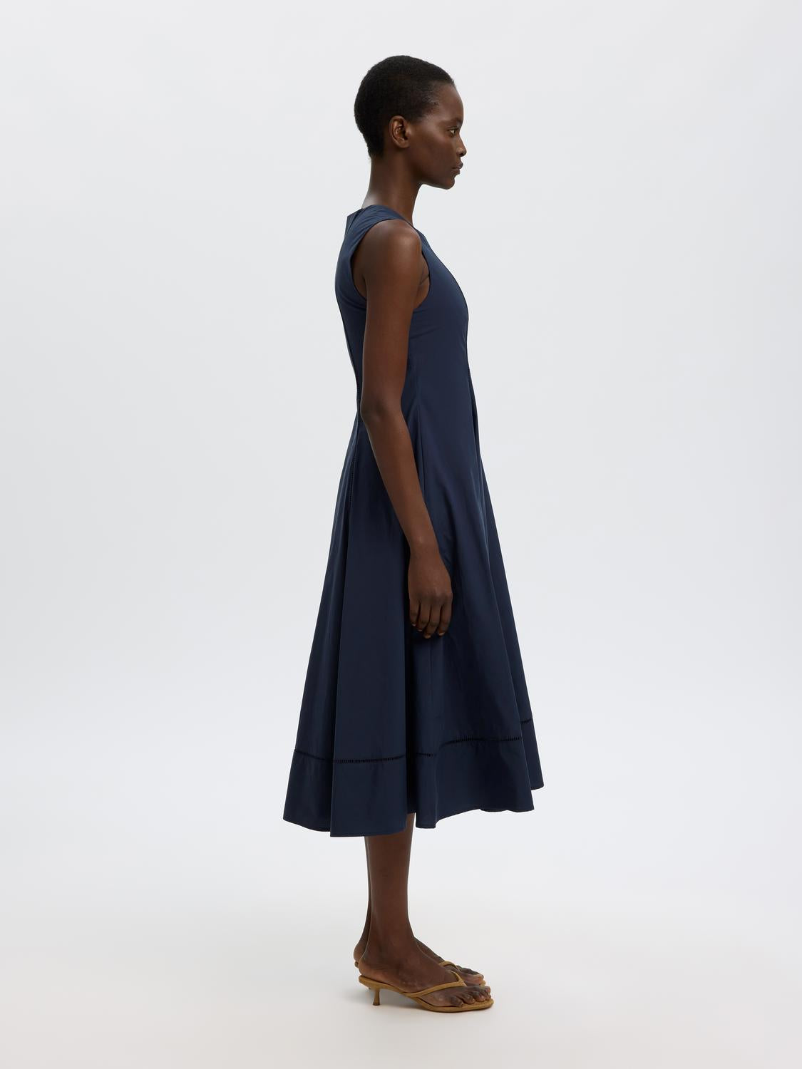 model_shot-creative