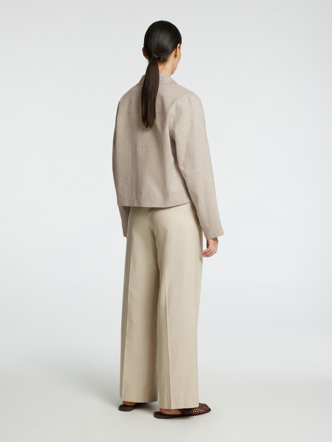 model_shot-back