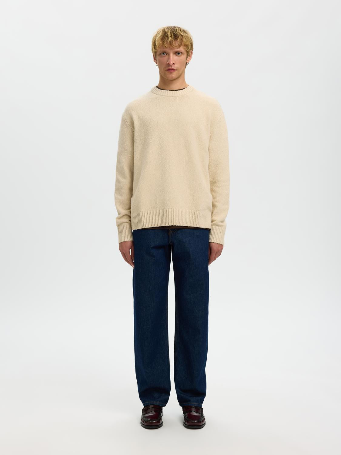 model_shot-front_full