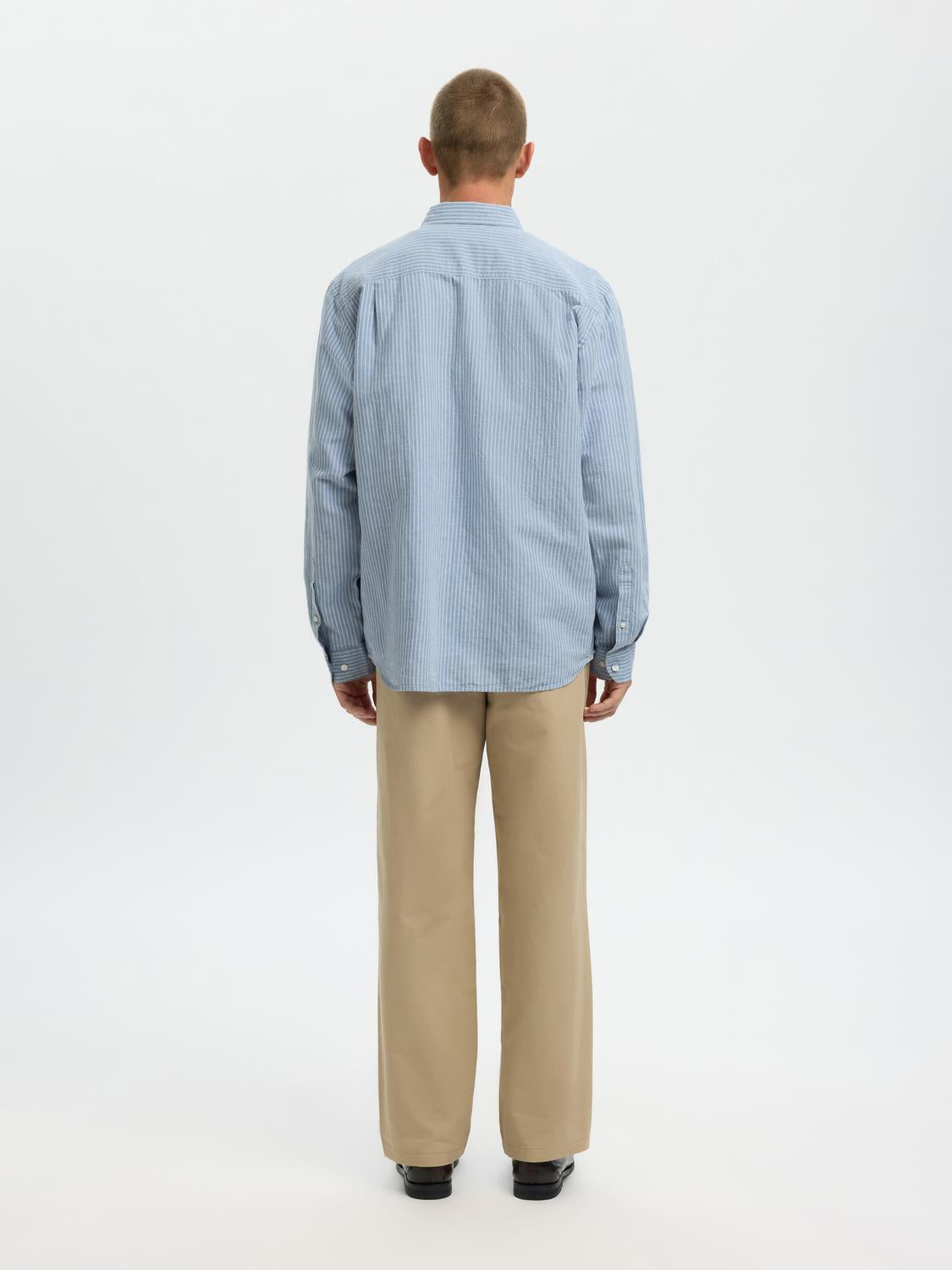 model_shot-back