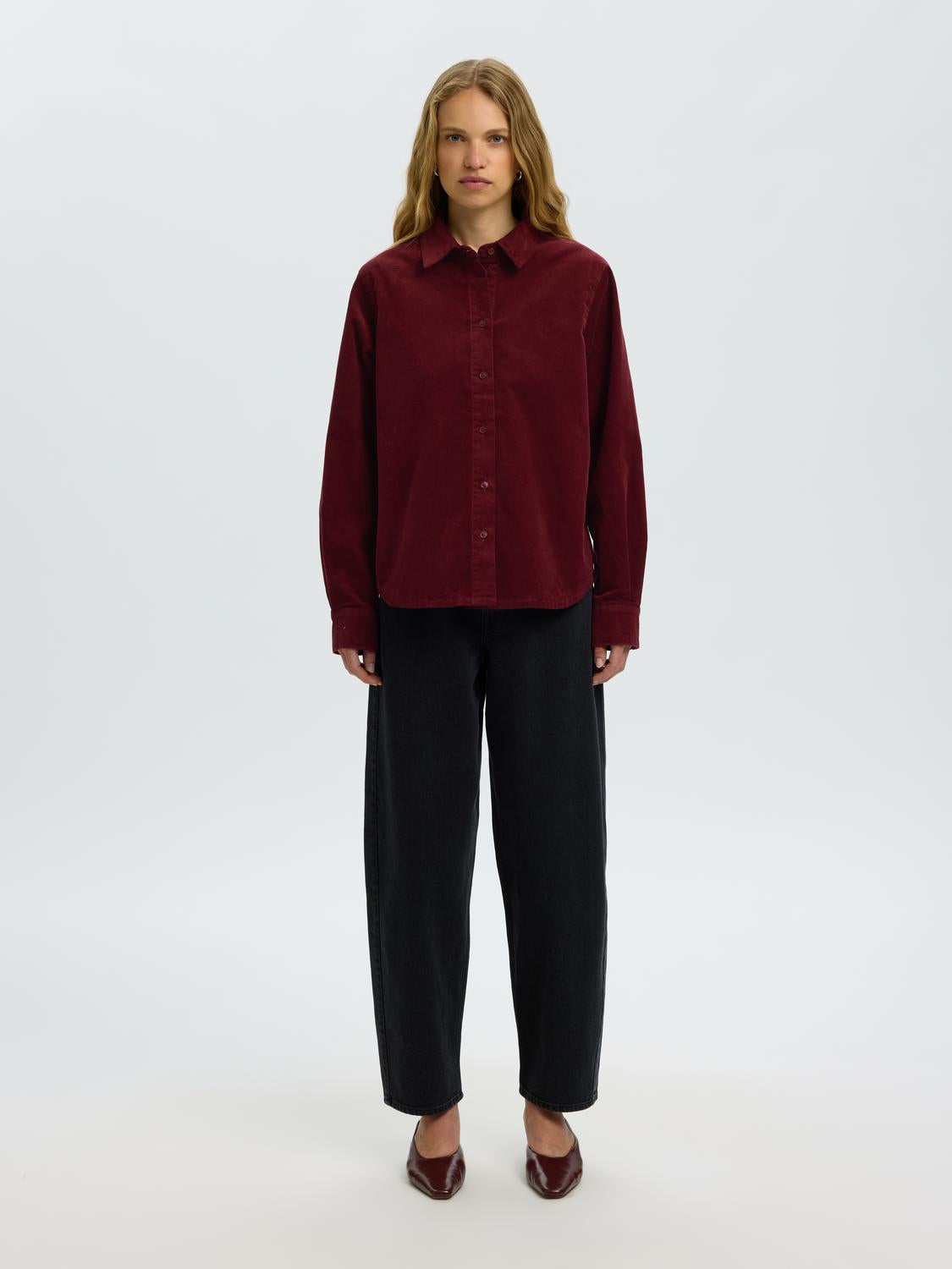 model_shot-front_full