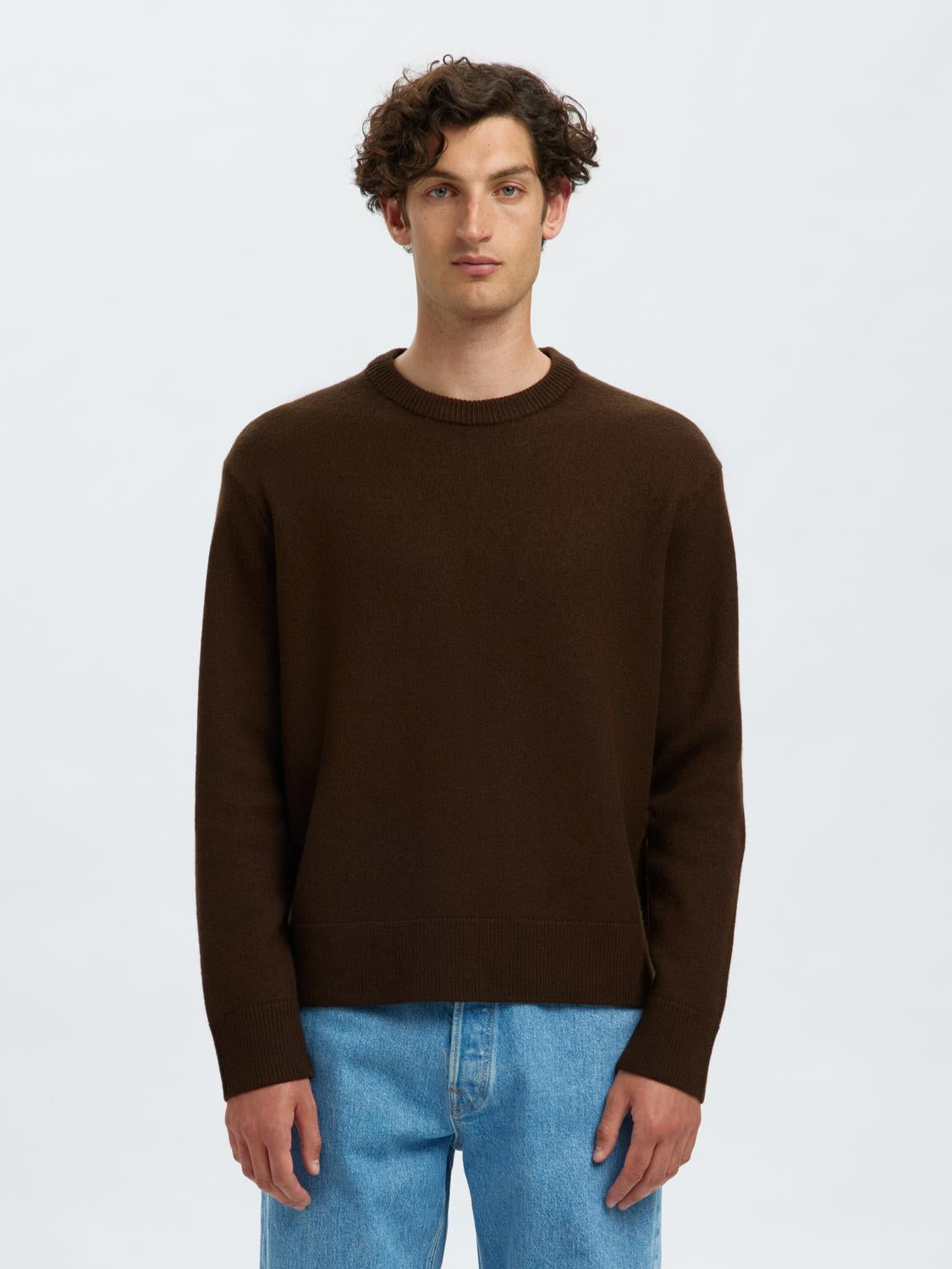 model_shot-front