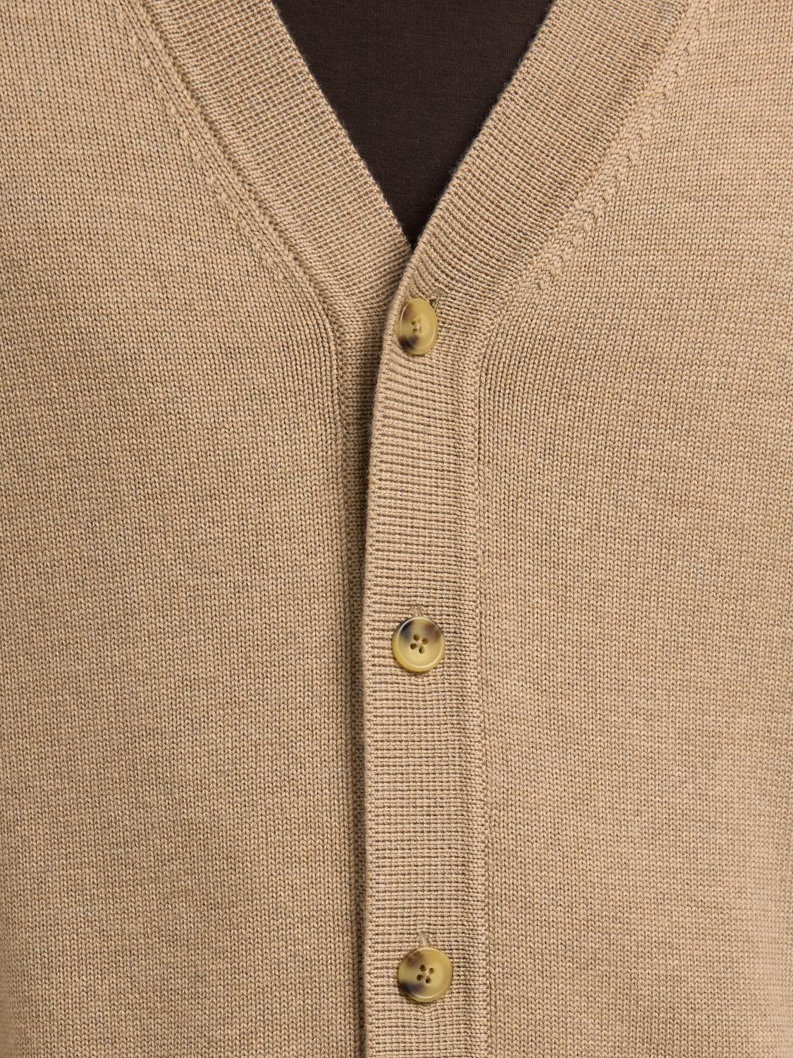 model_shot-detail