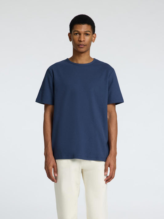 model_shot-front