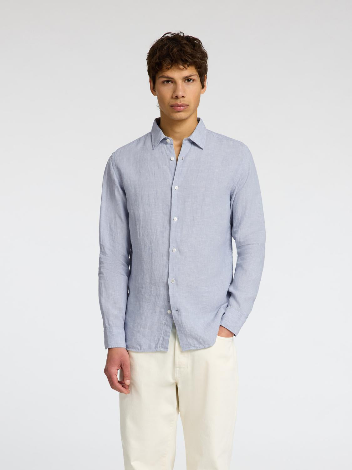 model_shot-front