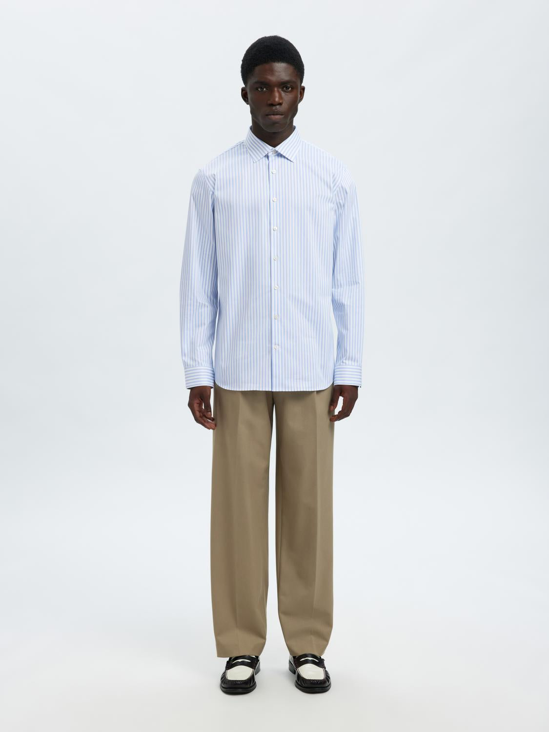 model_shot-front_full