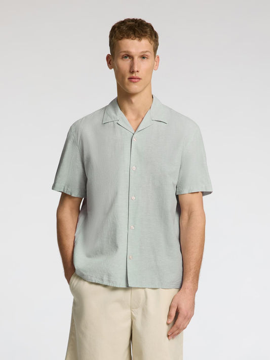 model_shot-front