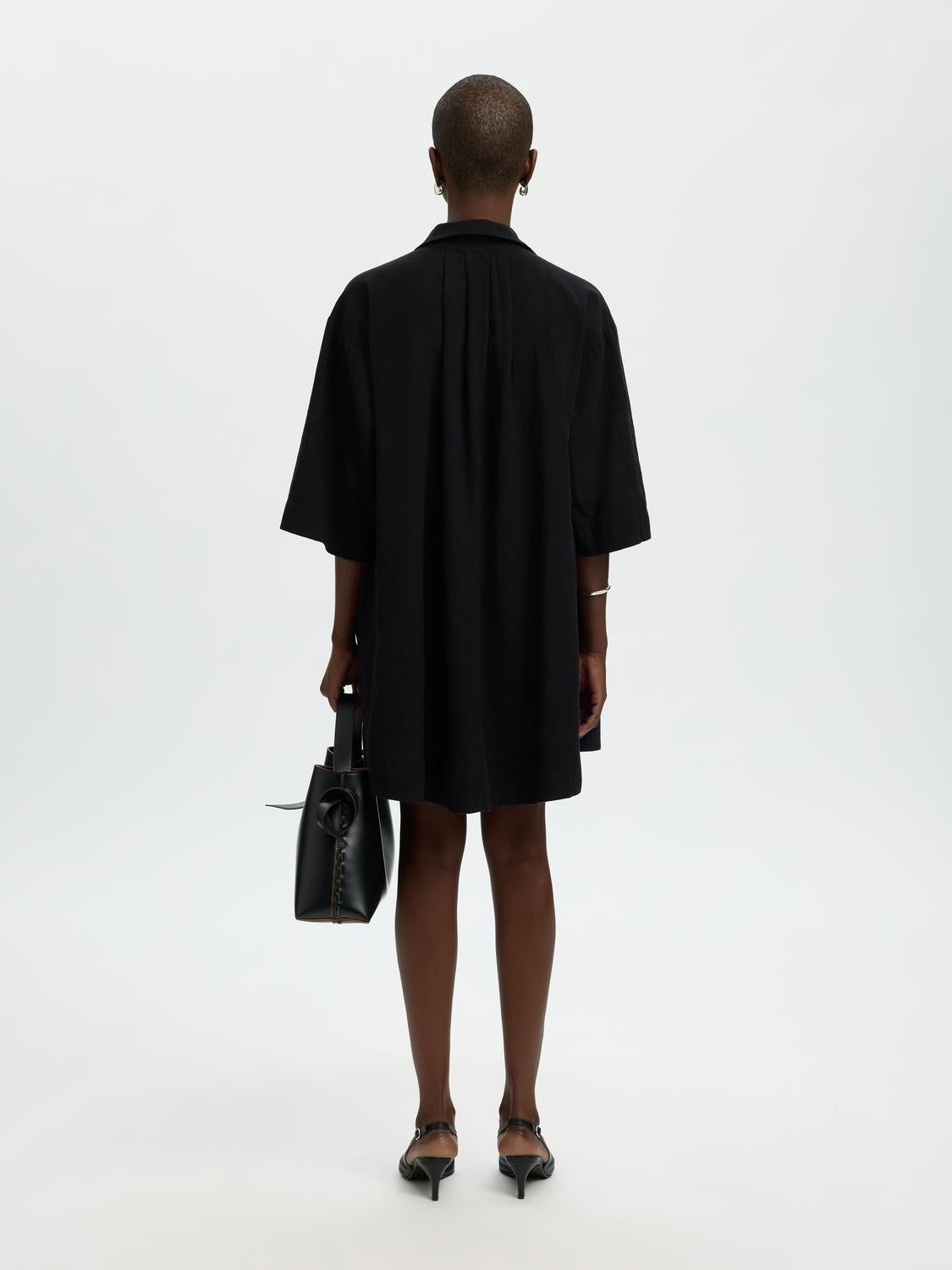 model_shot-back