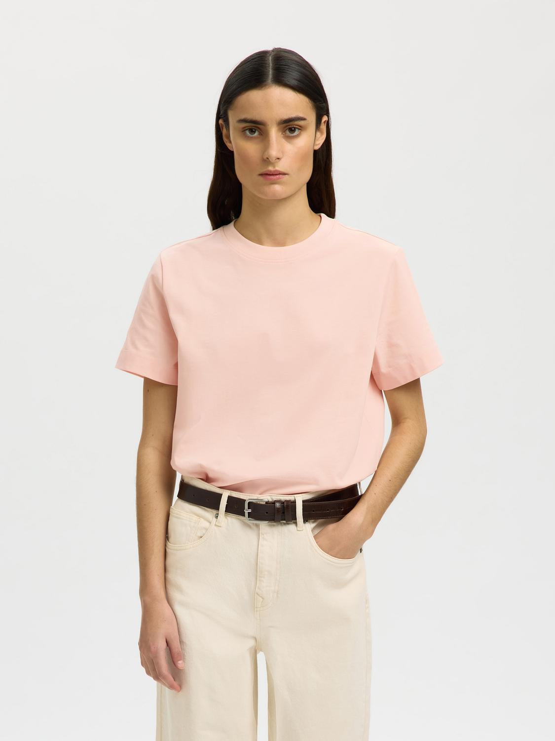 model_shot-front