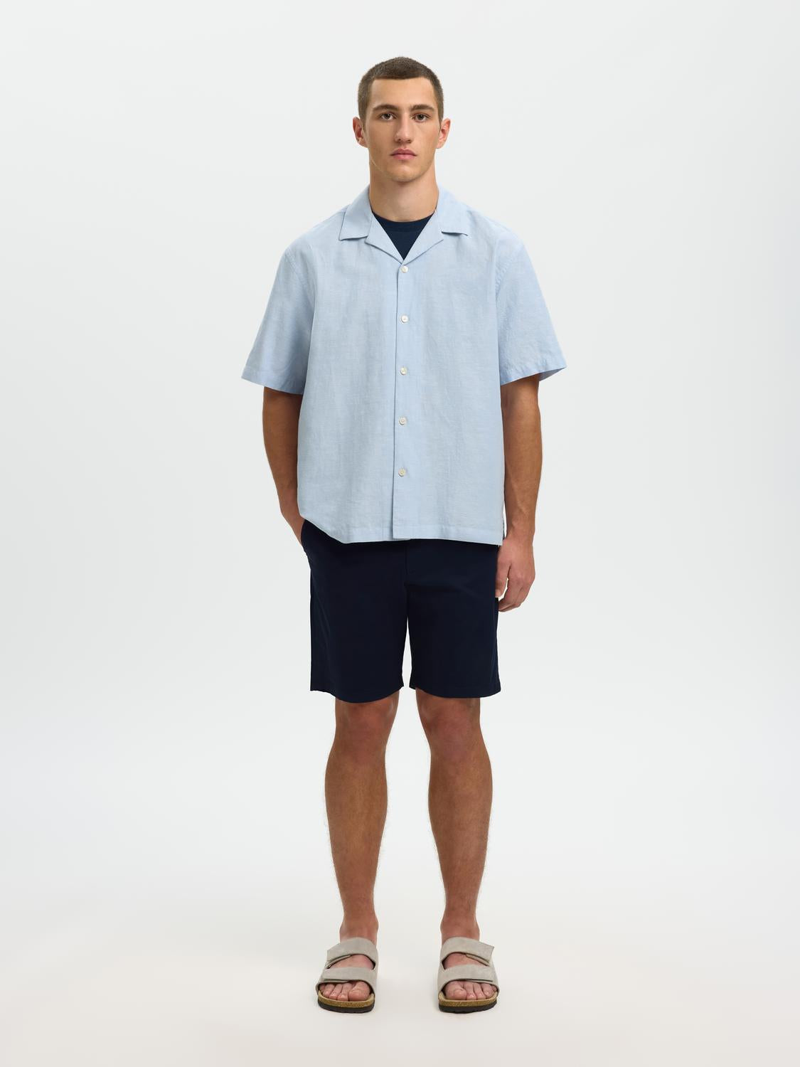 model_shot-front_full