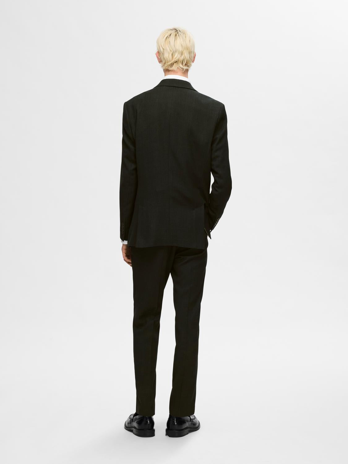 model_shot-back