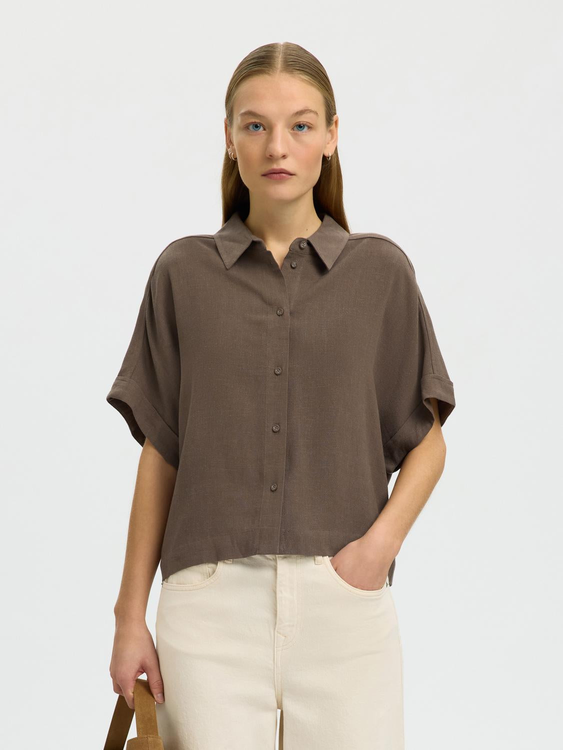 model_shot-front