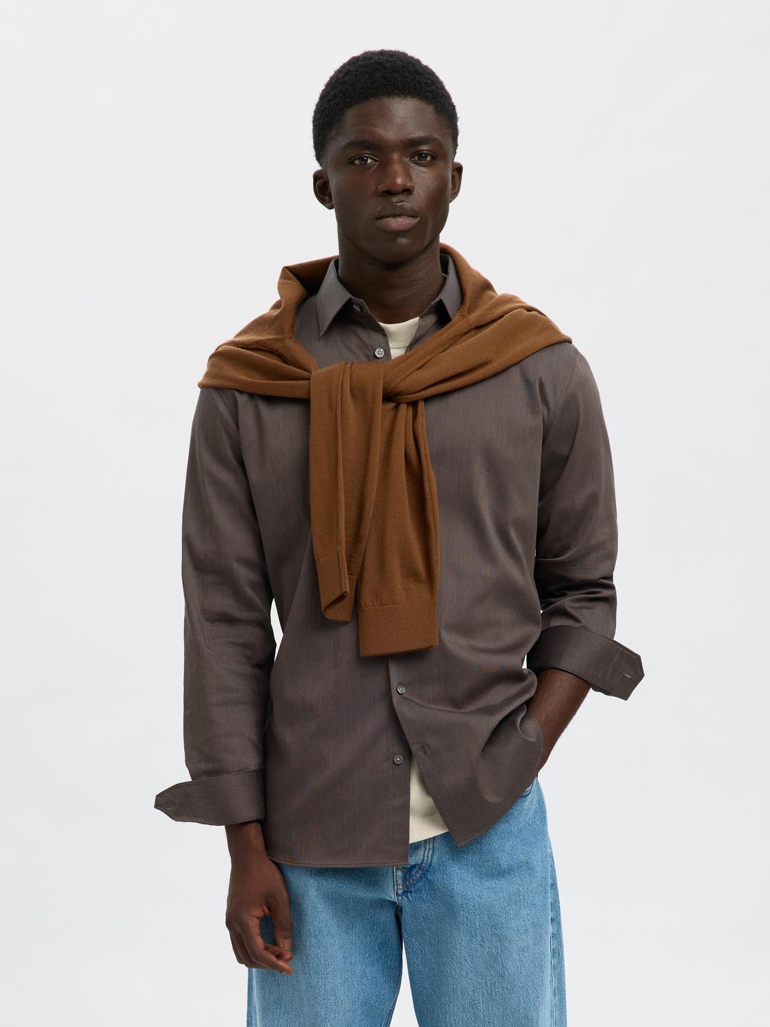 model_shot-creative