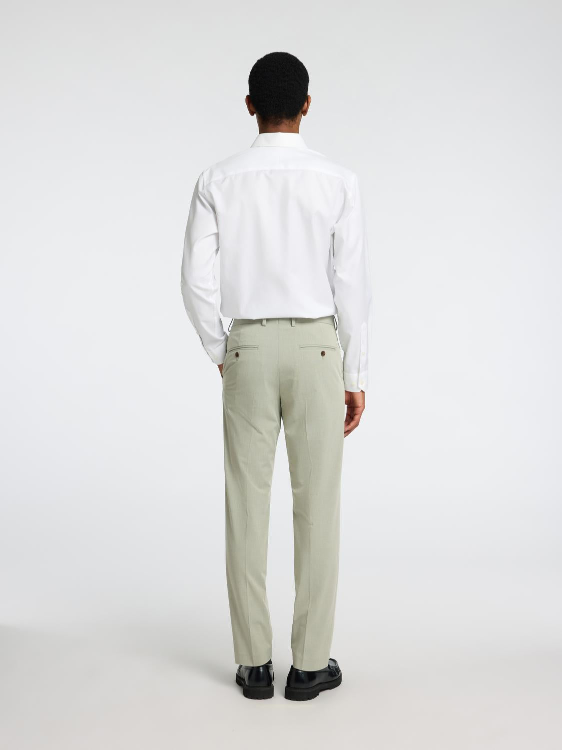 model_shot-back