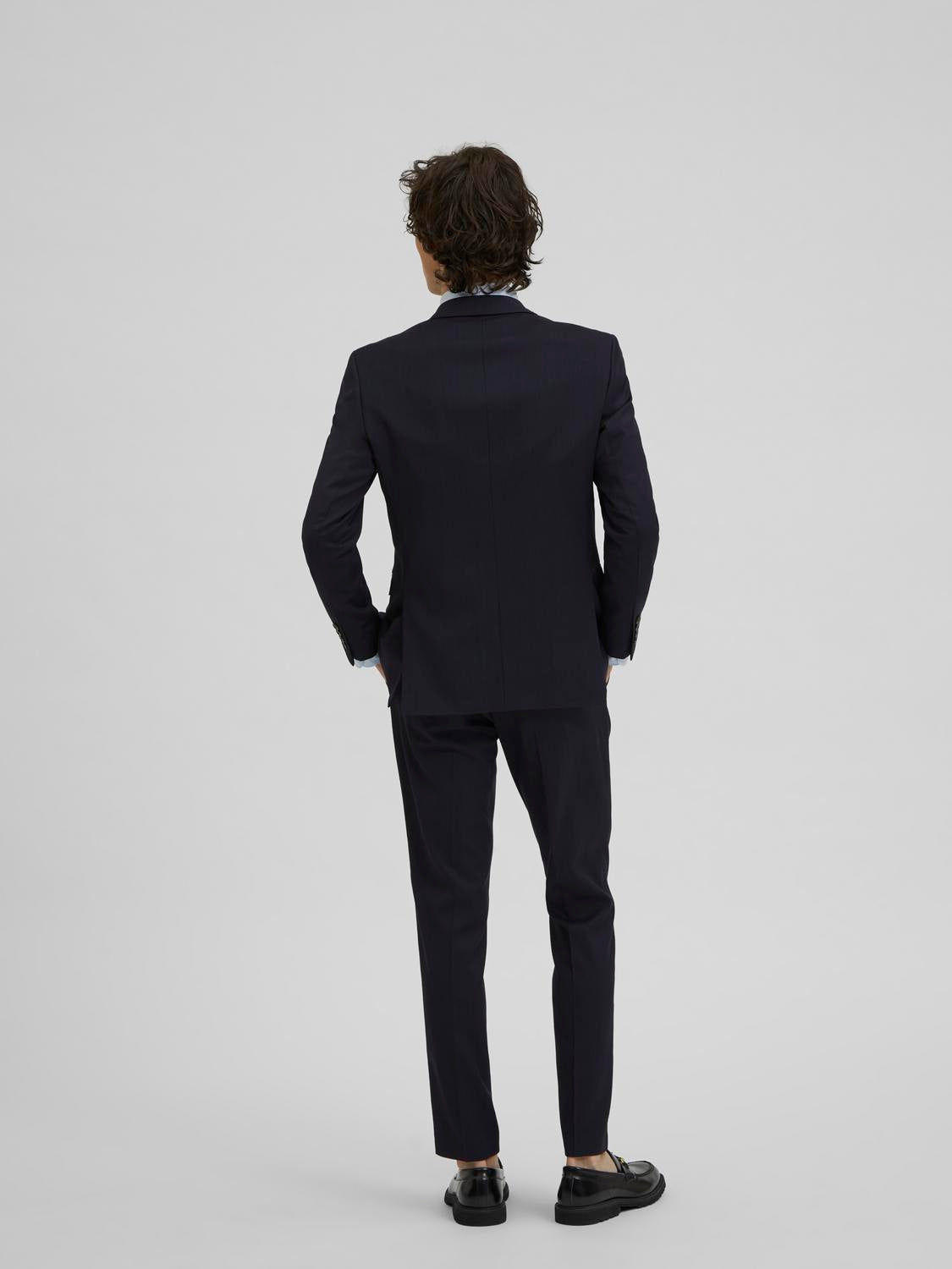 model_shot-back