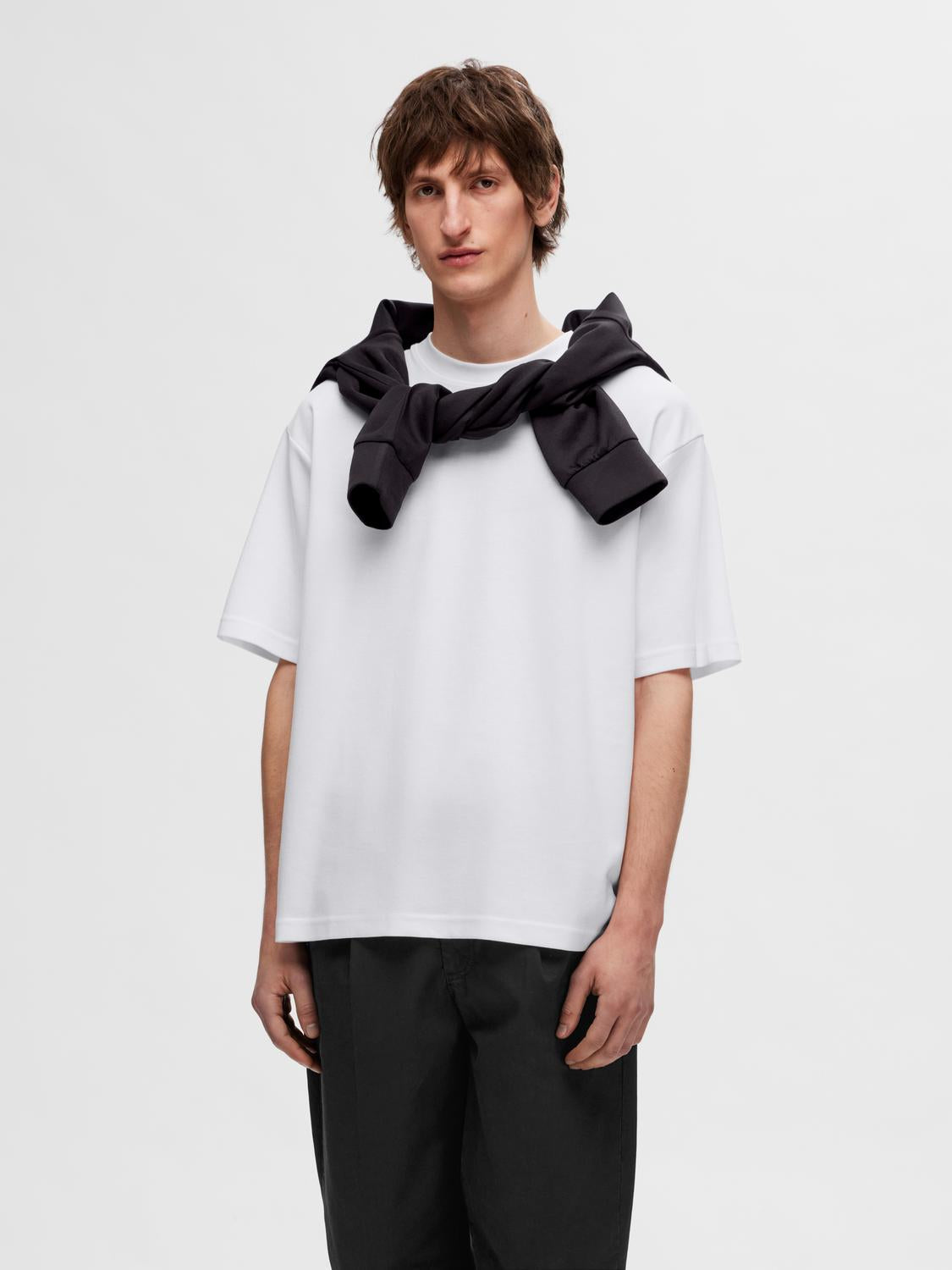 model_shot-front