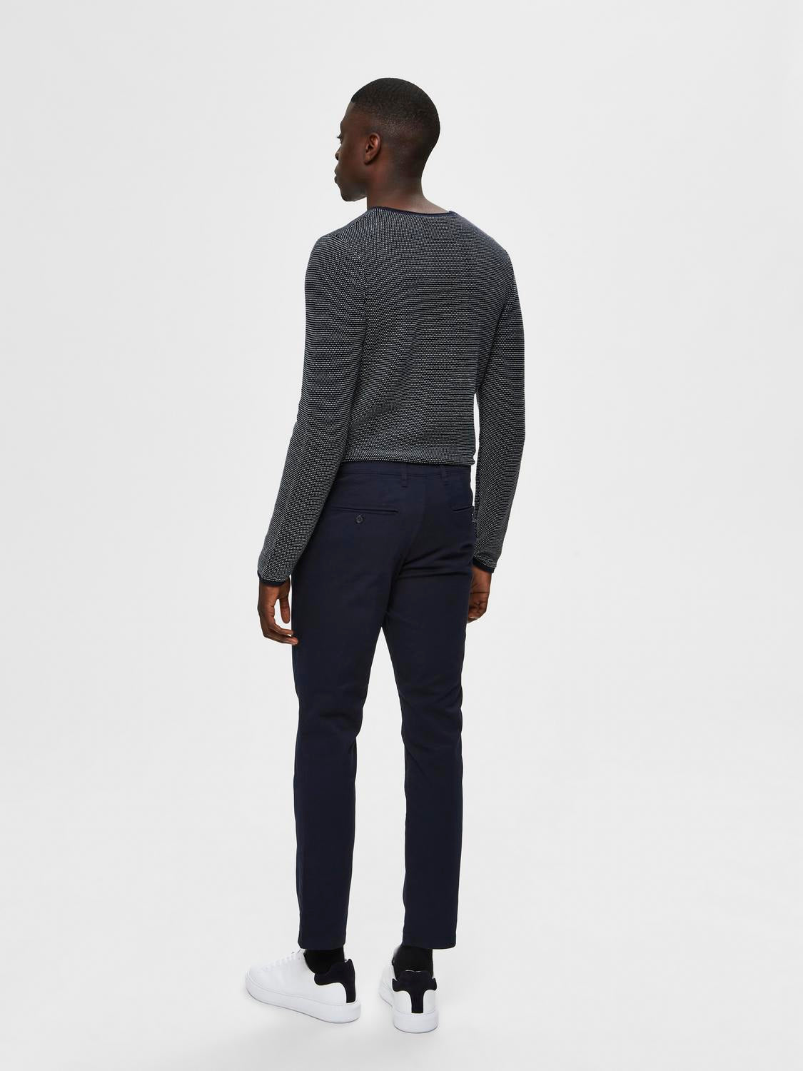 model_shot-back
