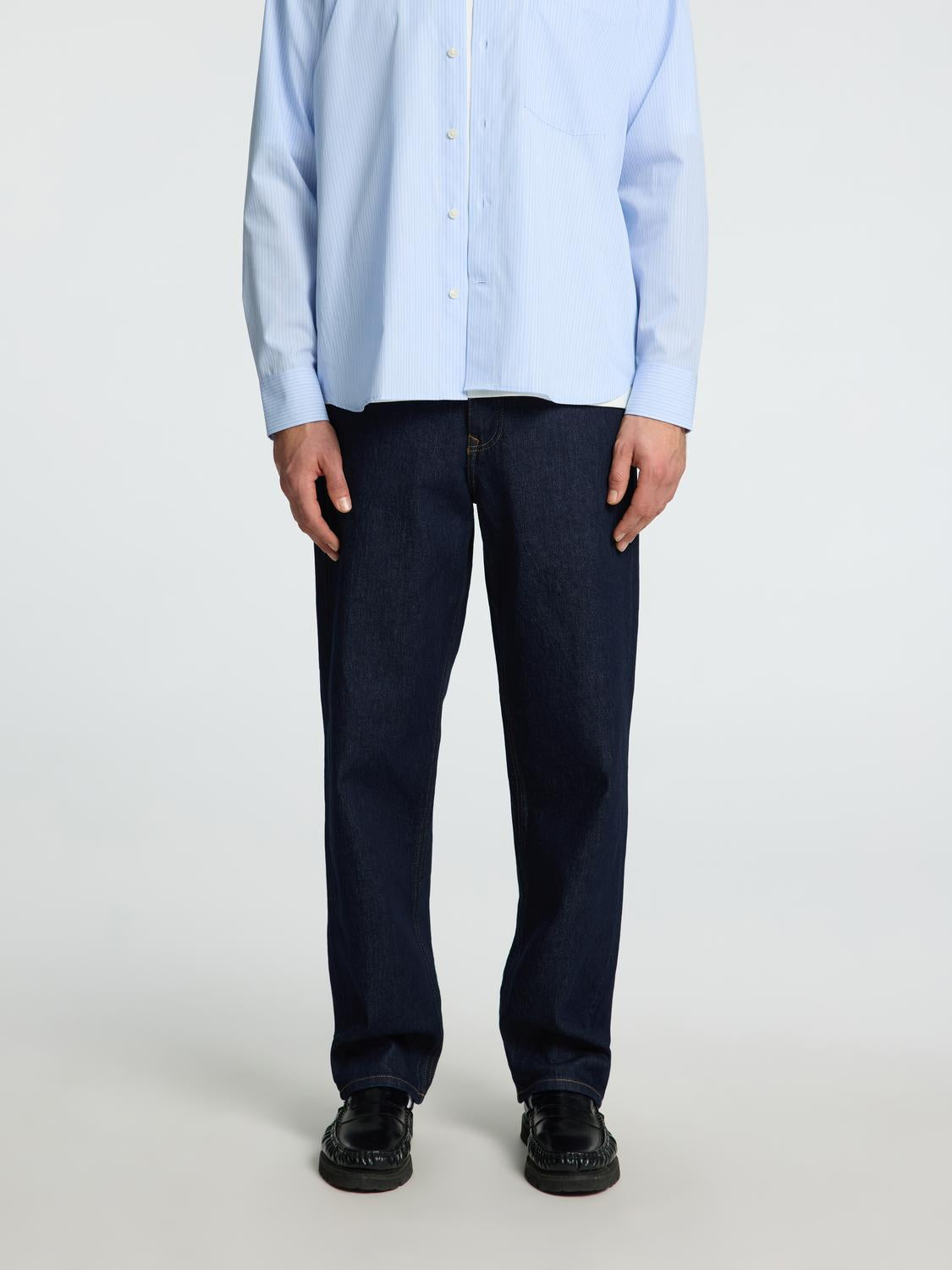 model_shot-front