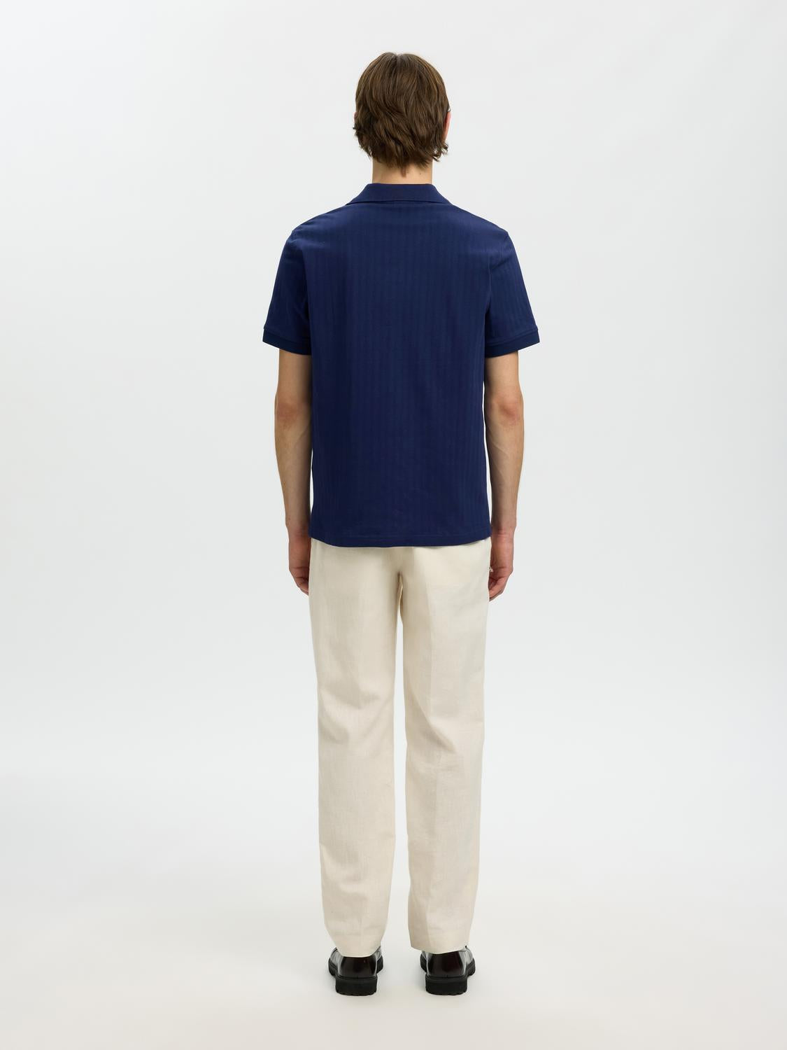 model_shot-back