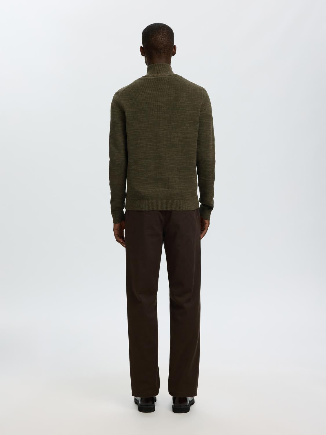 model_shot-back