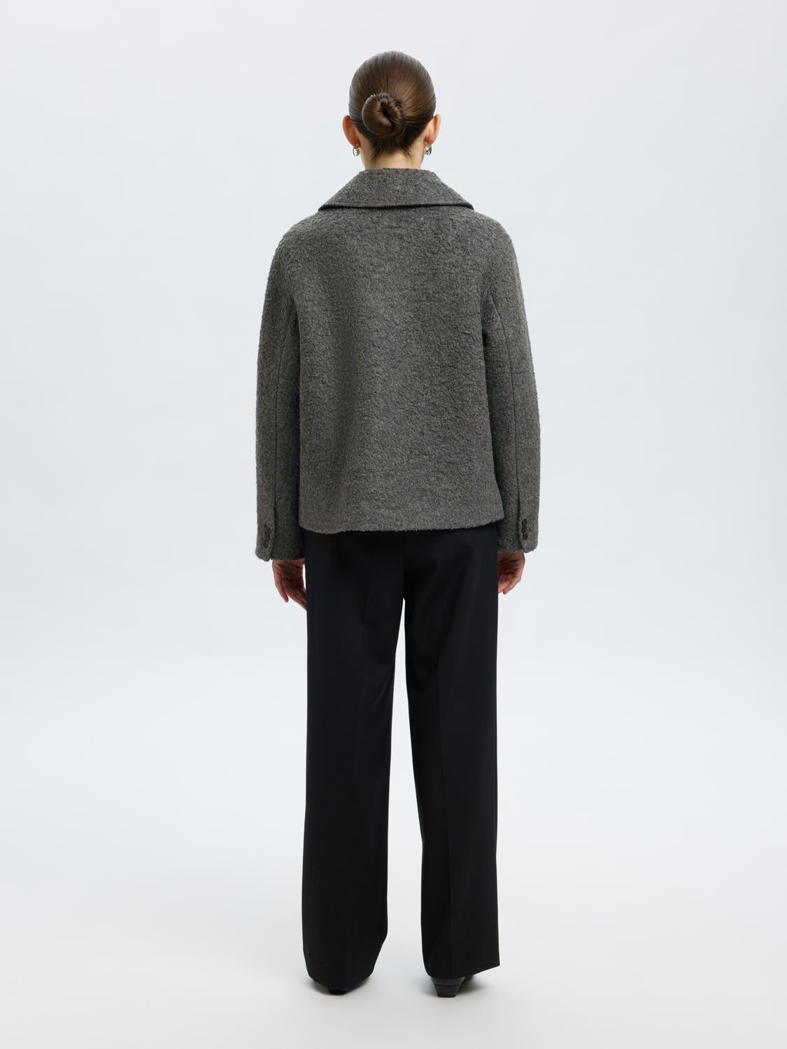 model_shot-back