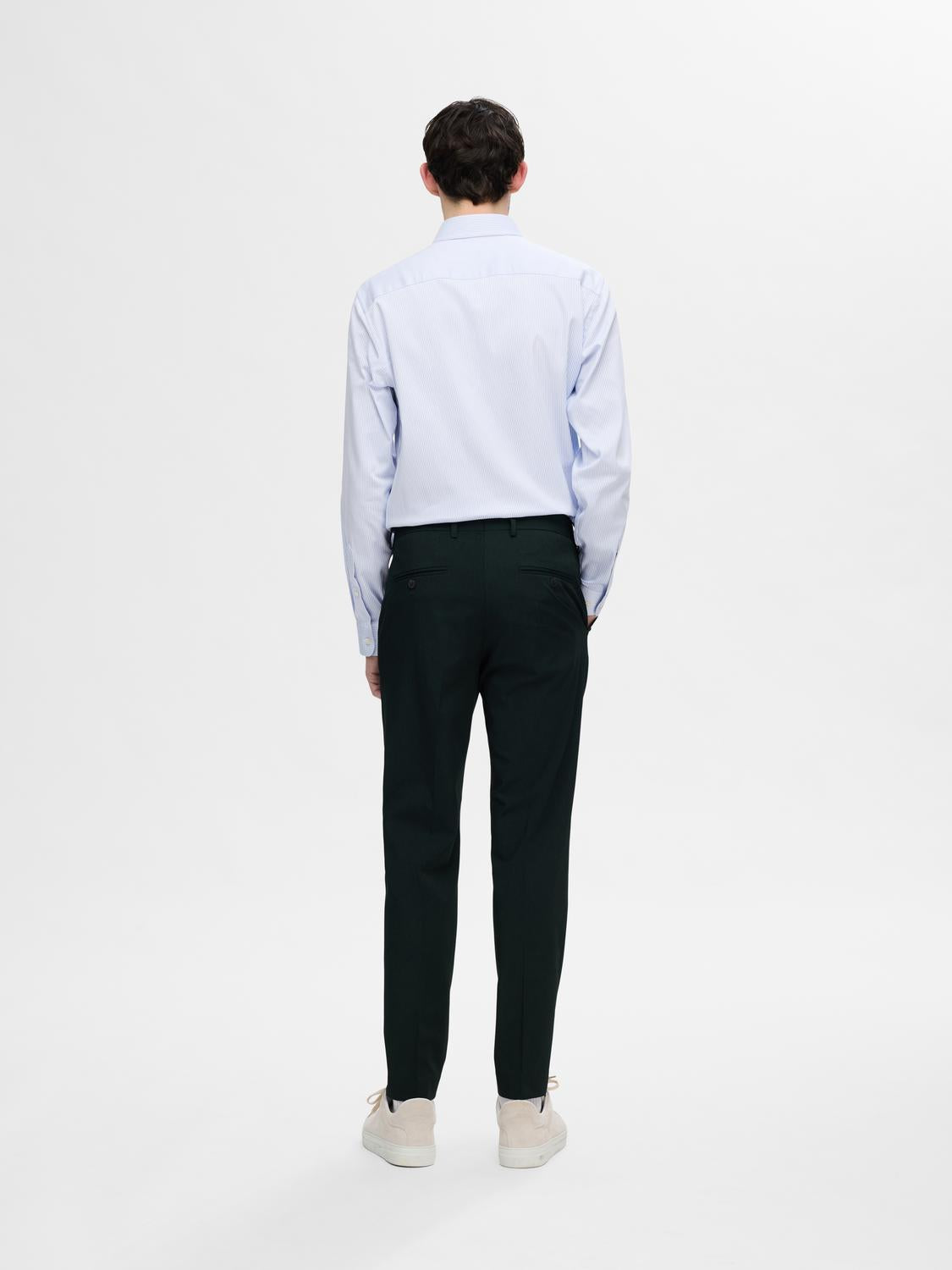 model_shot-back
