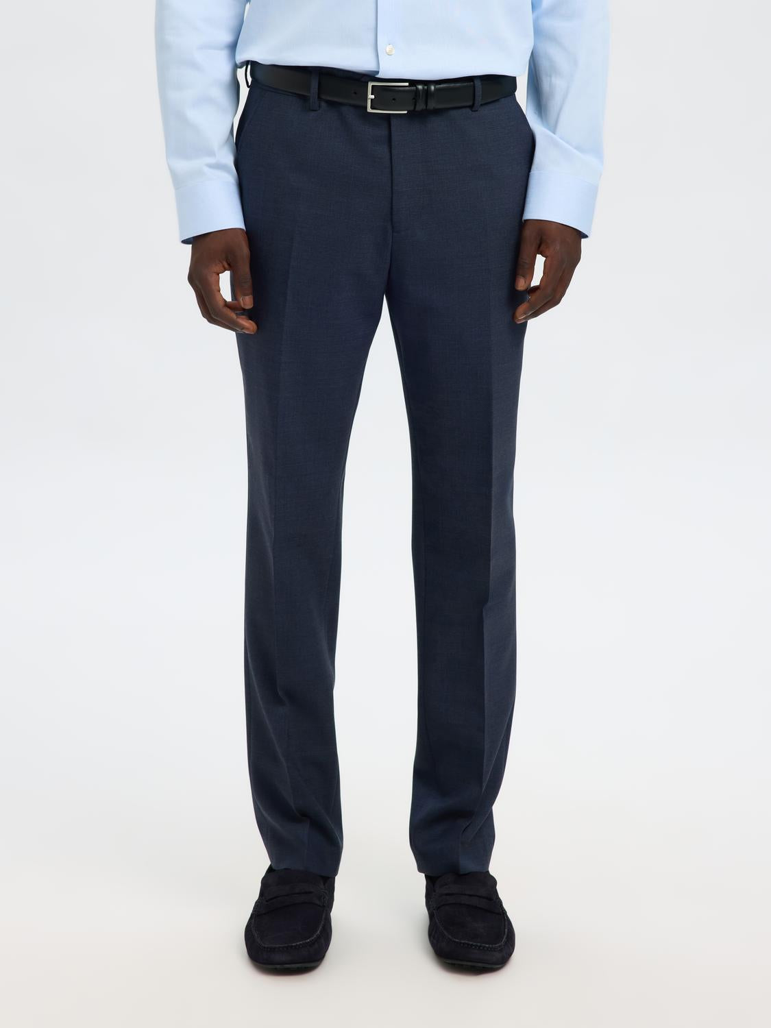 model_shot-front