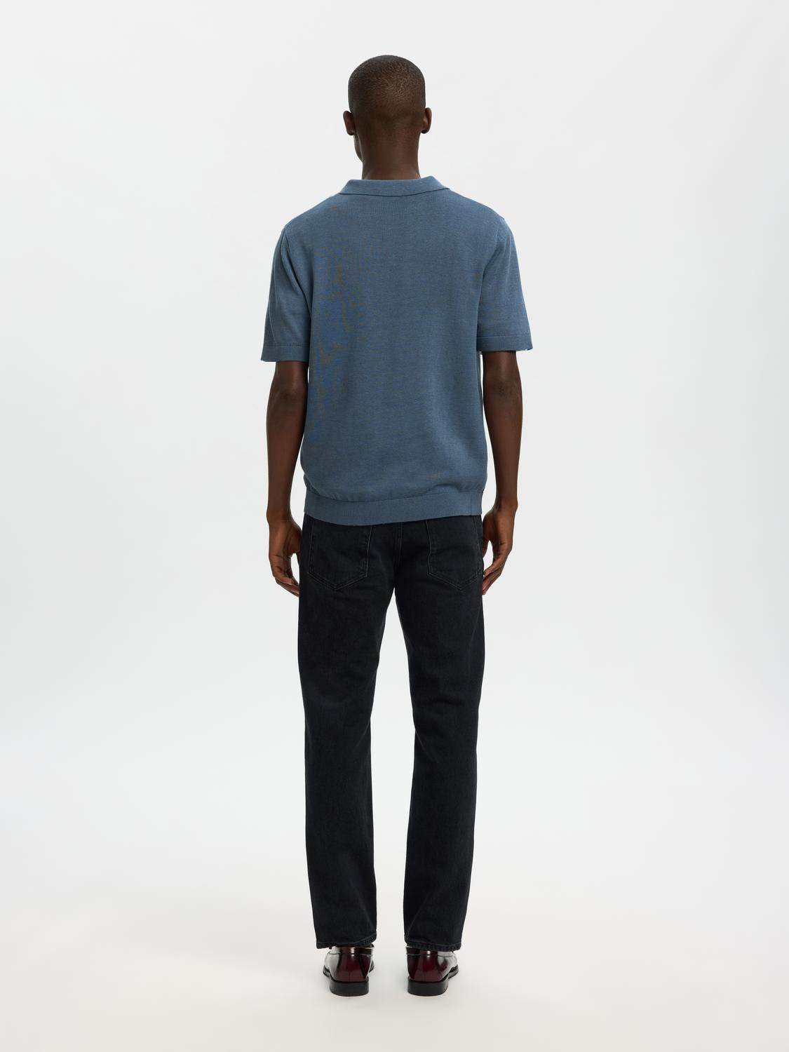 model_shot-back