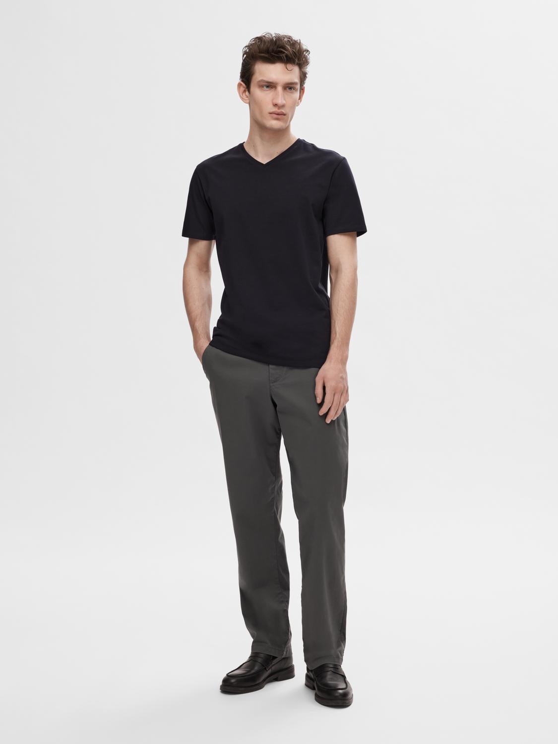 model_shot-front_full
