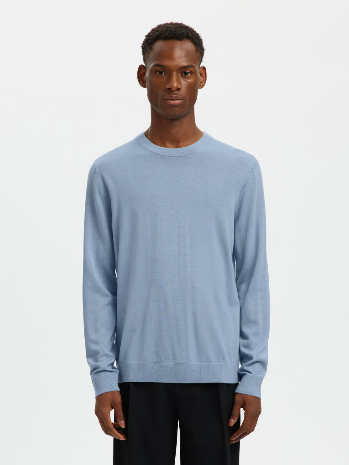 model_shot-front