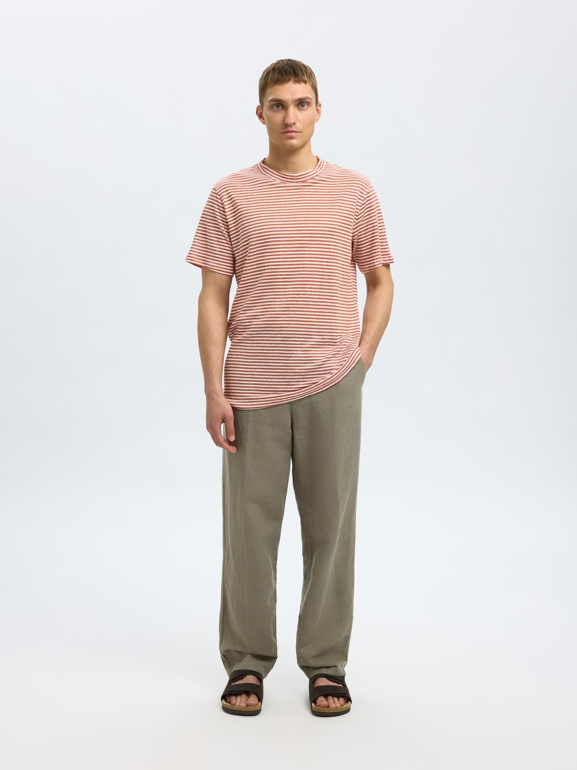 model_shot-front_full
