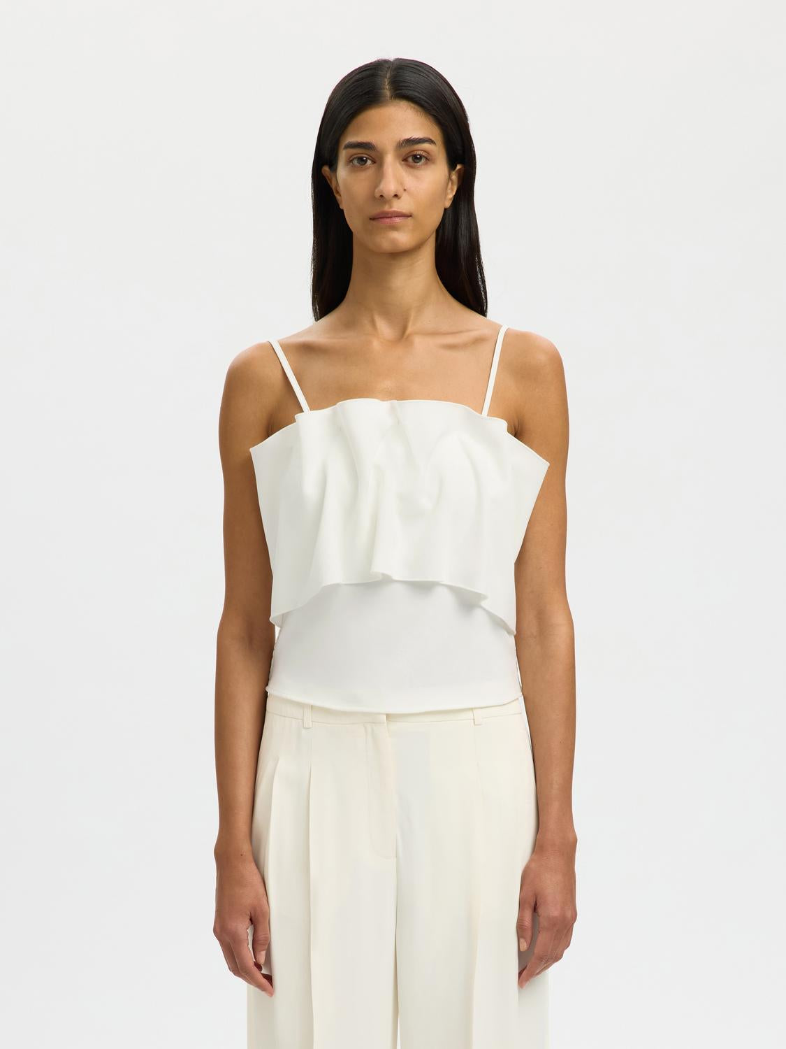 model_shot-front