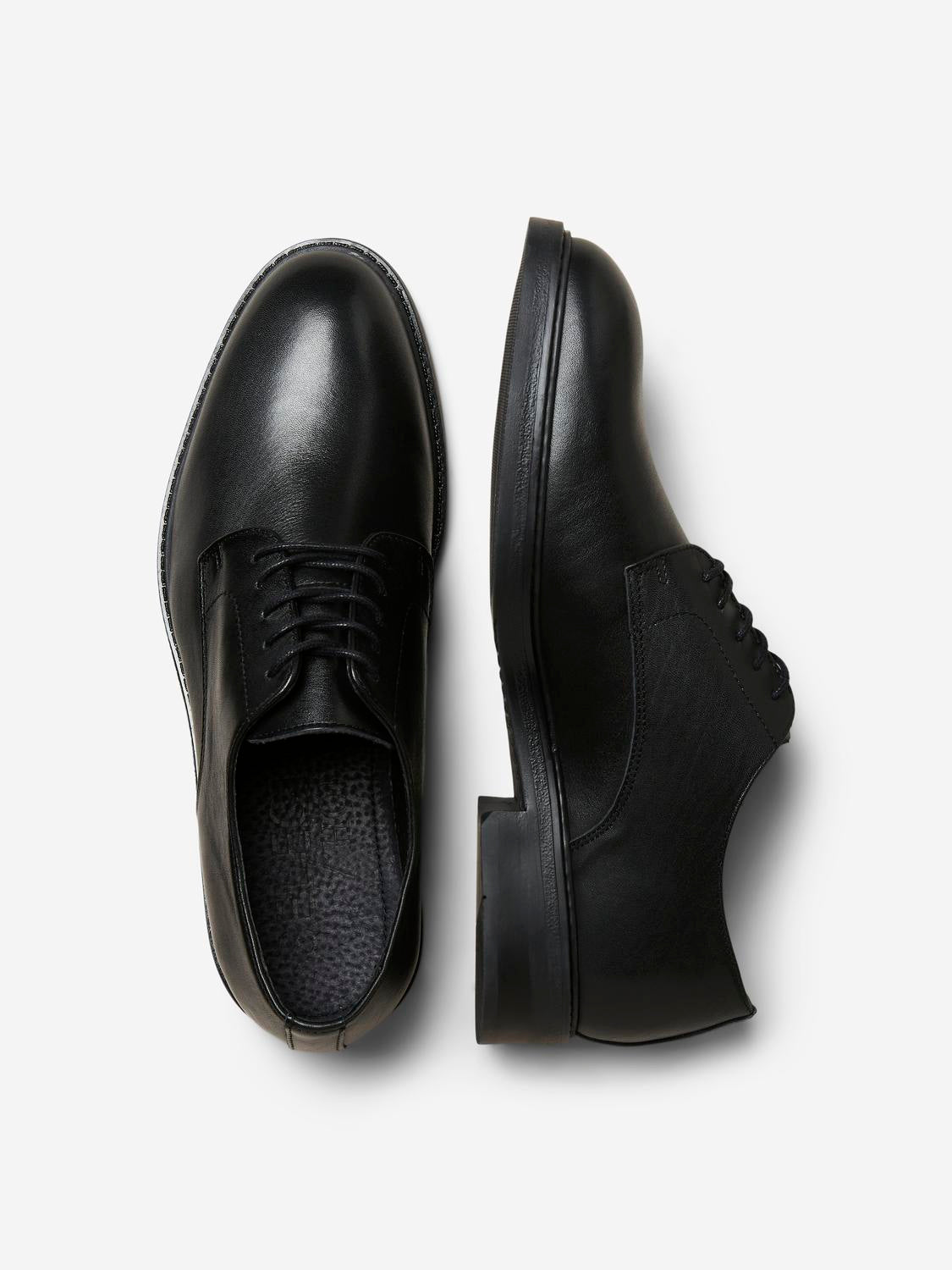 model_shot-front_full