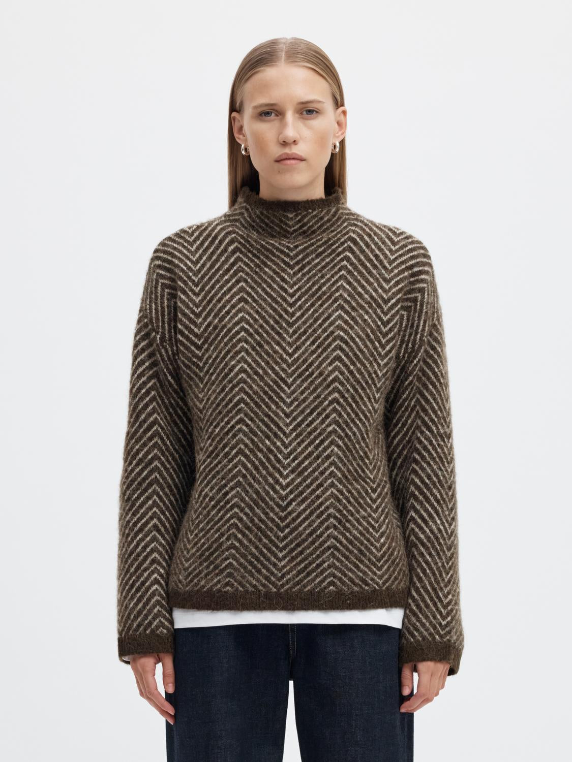 model_shot-front
